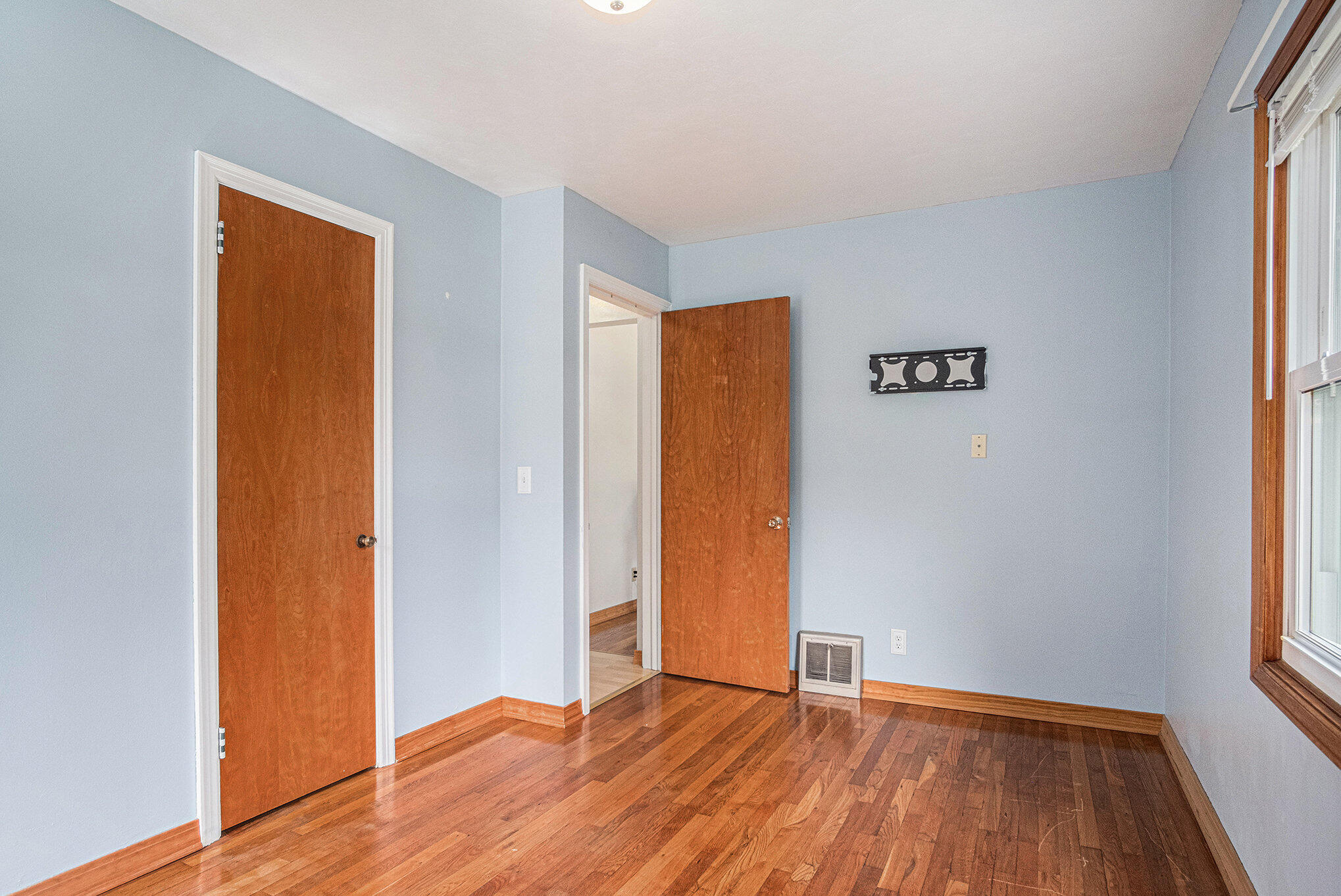 1145 Eastmont Drive SE Grand Rapids MI 49546