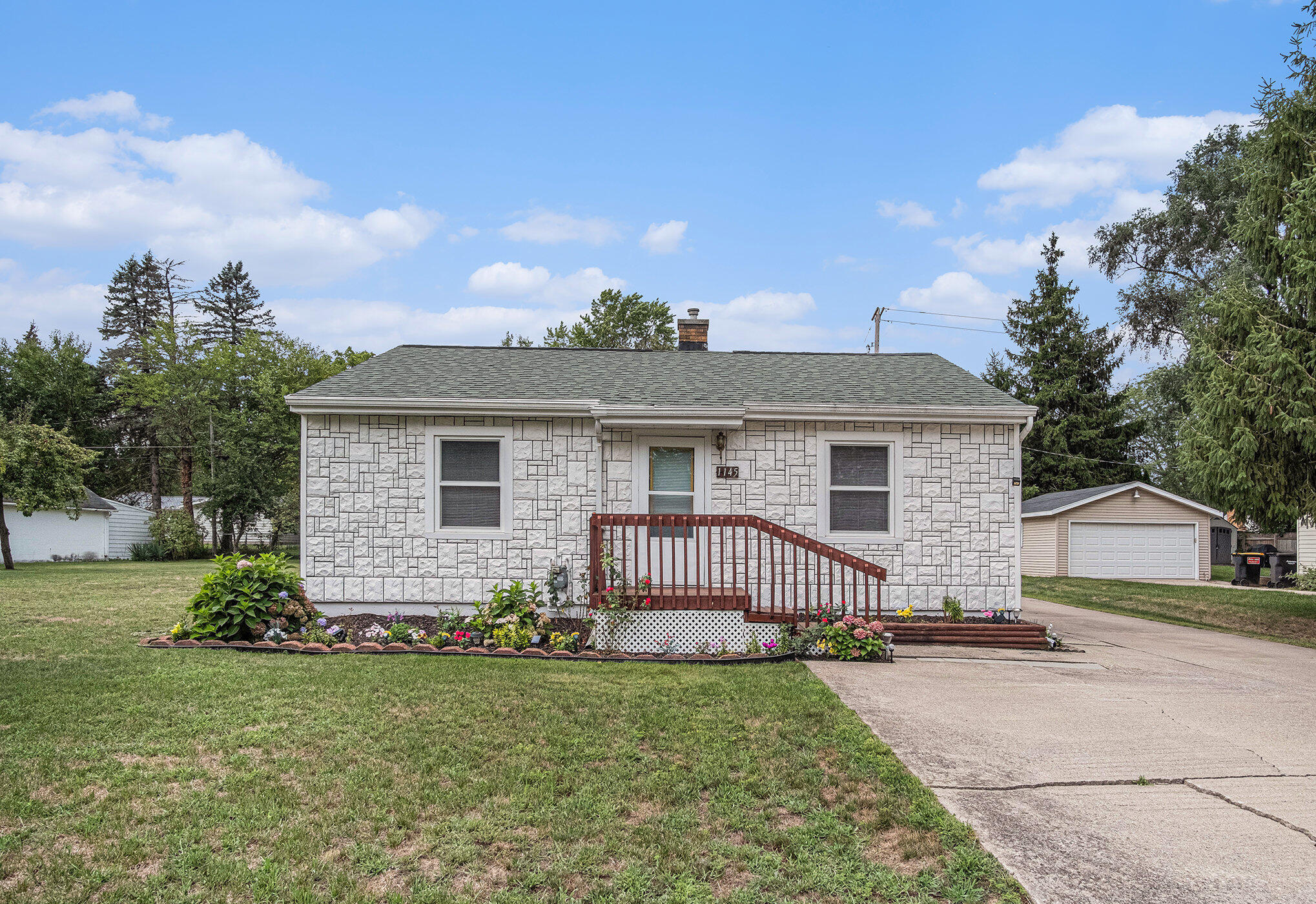 1145 Eastmont Drive SE Grand Rapids MI 49546