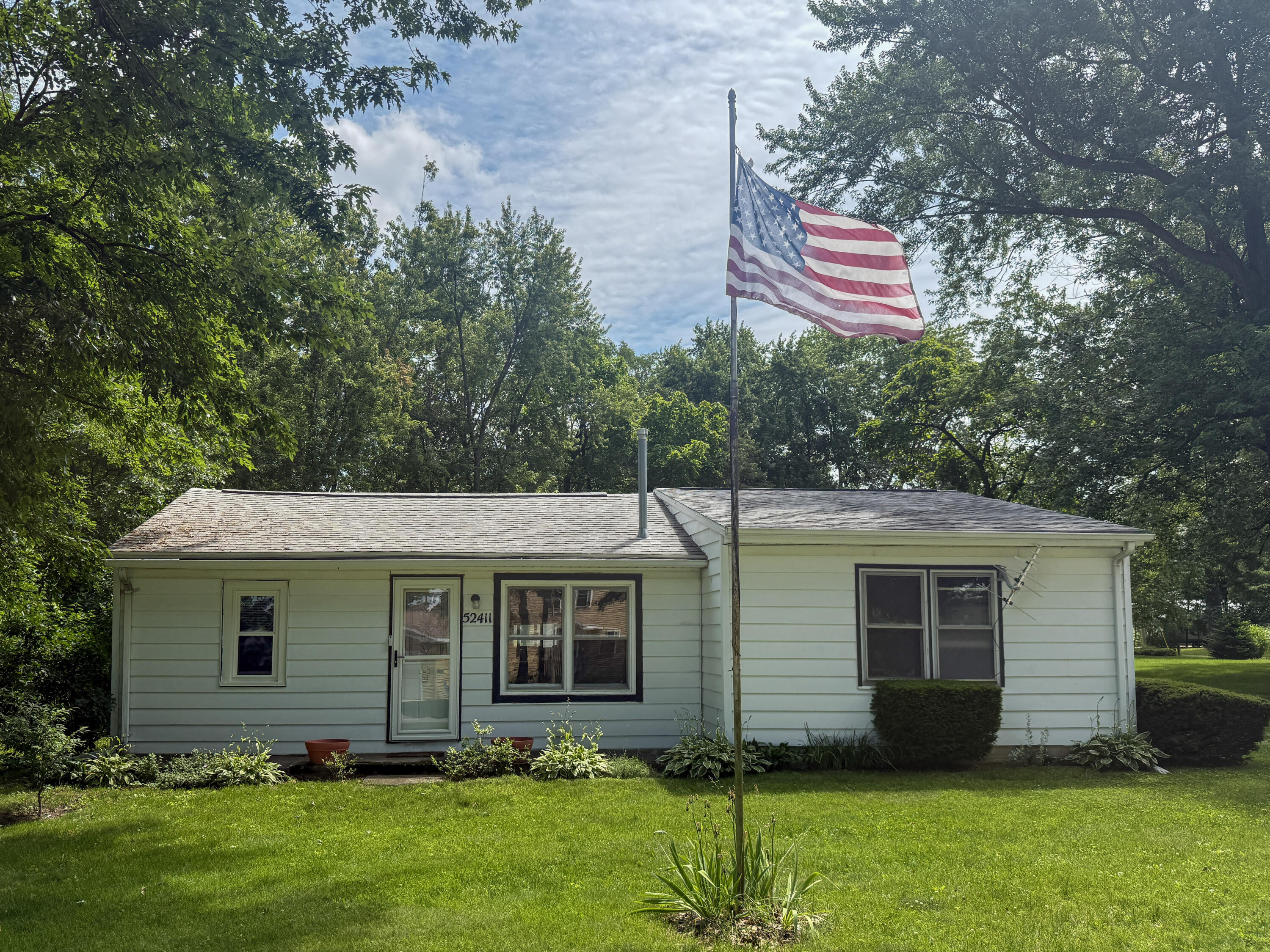52411 Lakeview Drive Dowagiac MI 49047