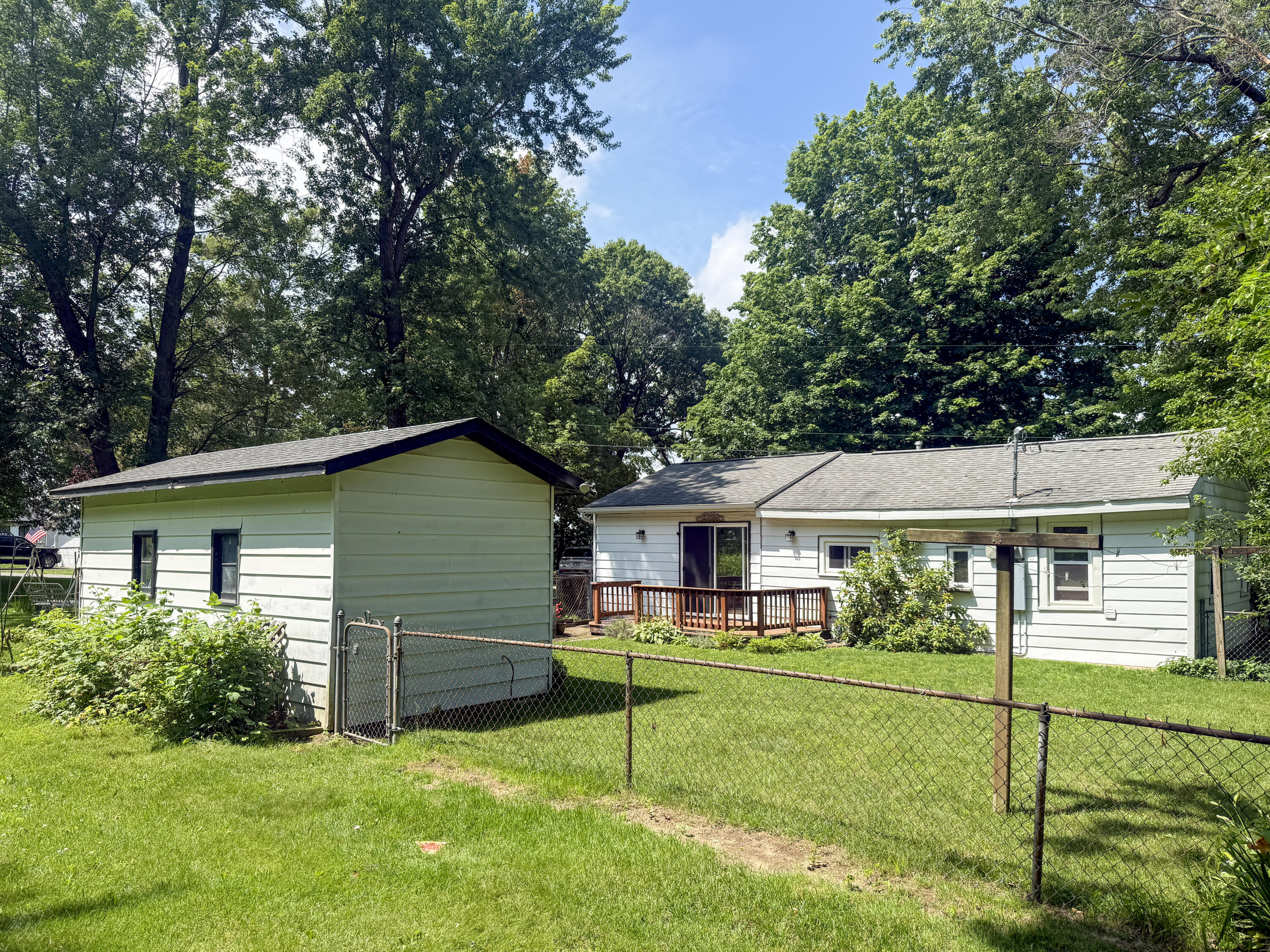 52411 Lakeview Drive Dowagiac MI 49047
