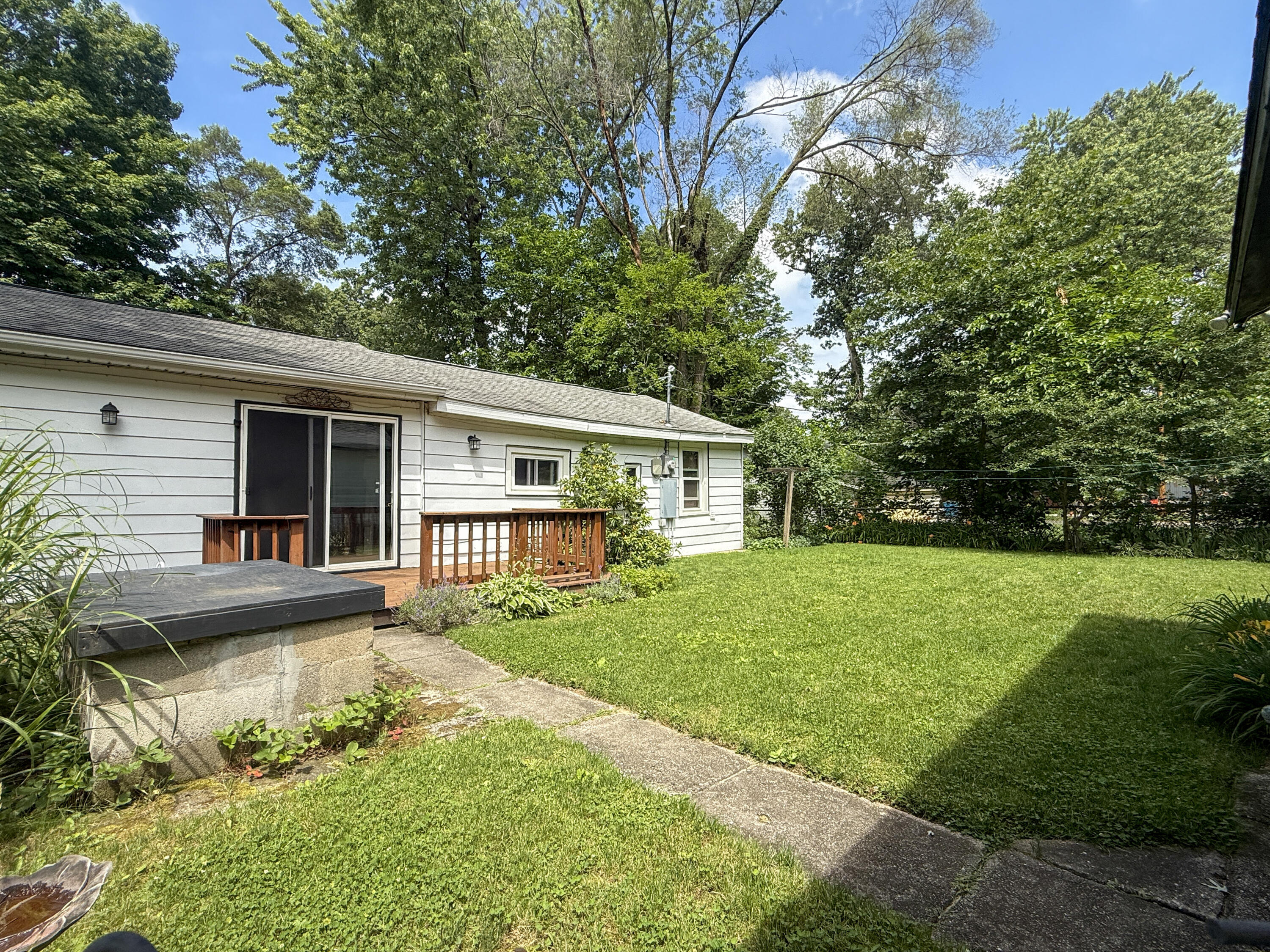 52411 Lakeview Drive Dowagiac MI 49047