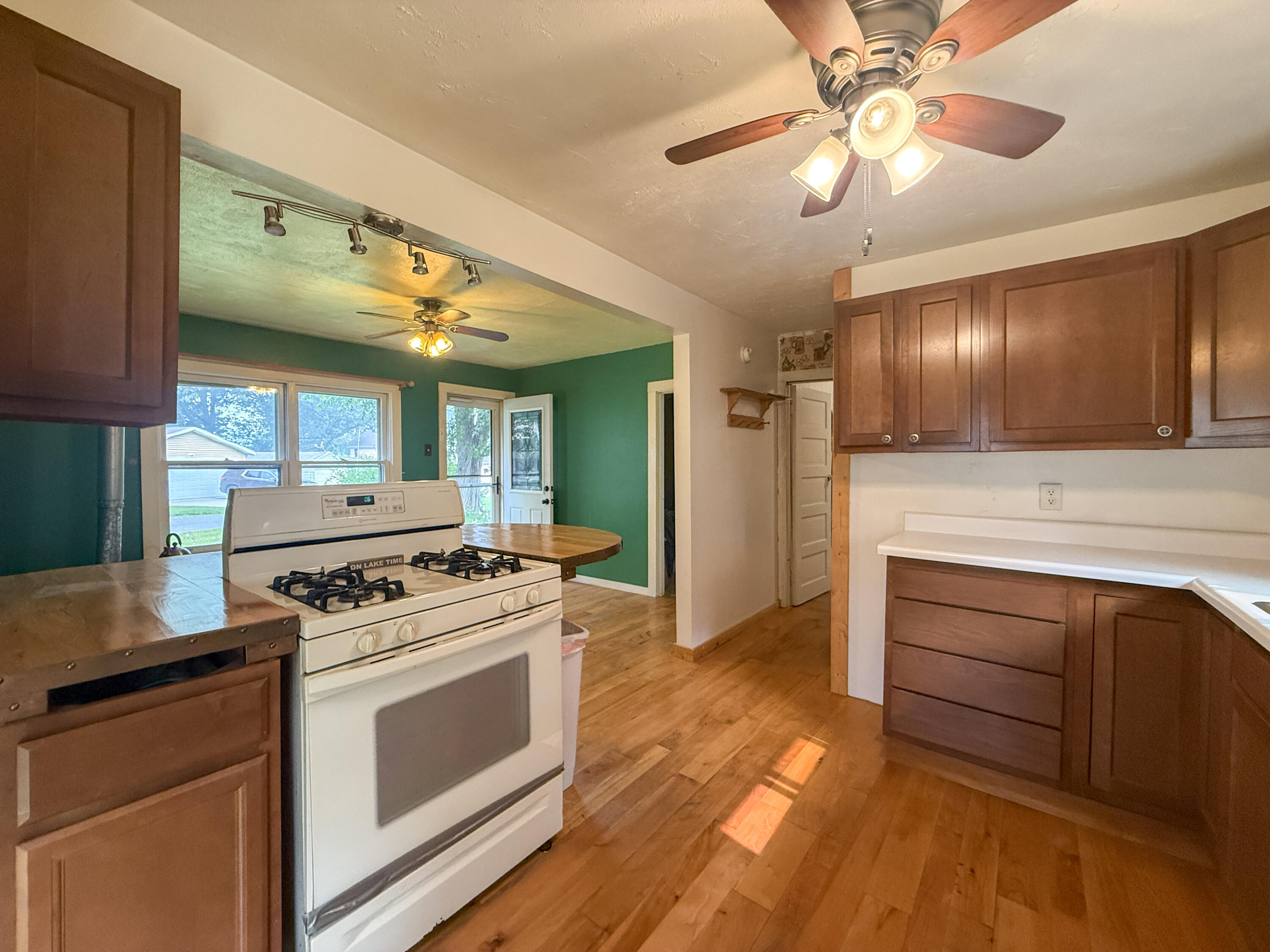52411 Lakeview Drive Dowagiac MI 49047