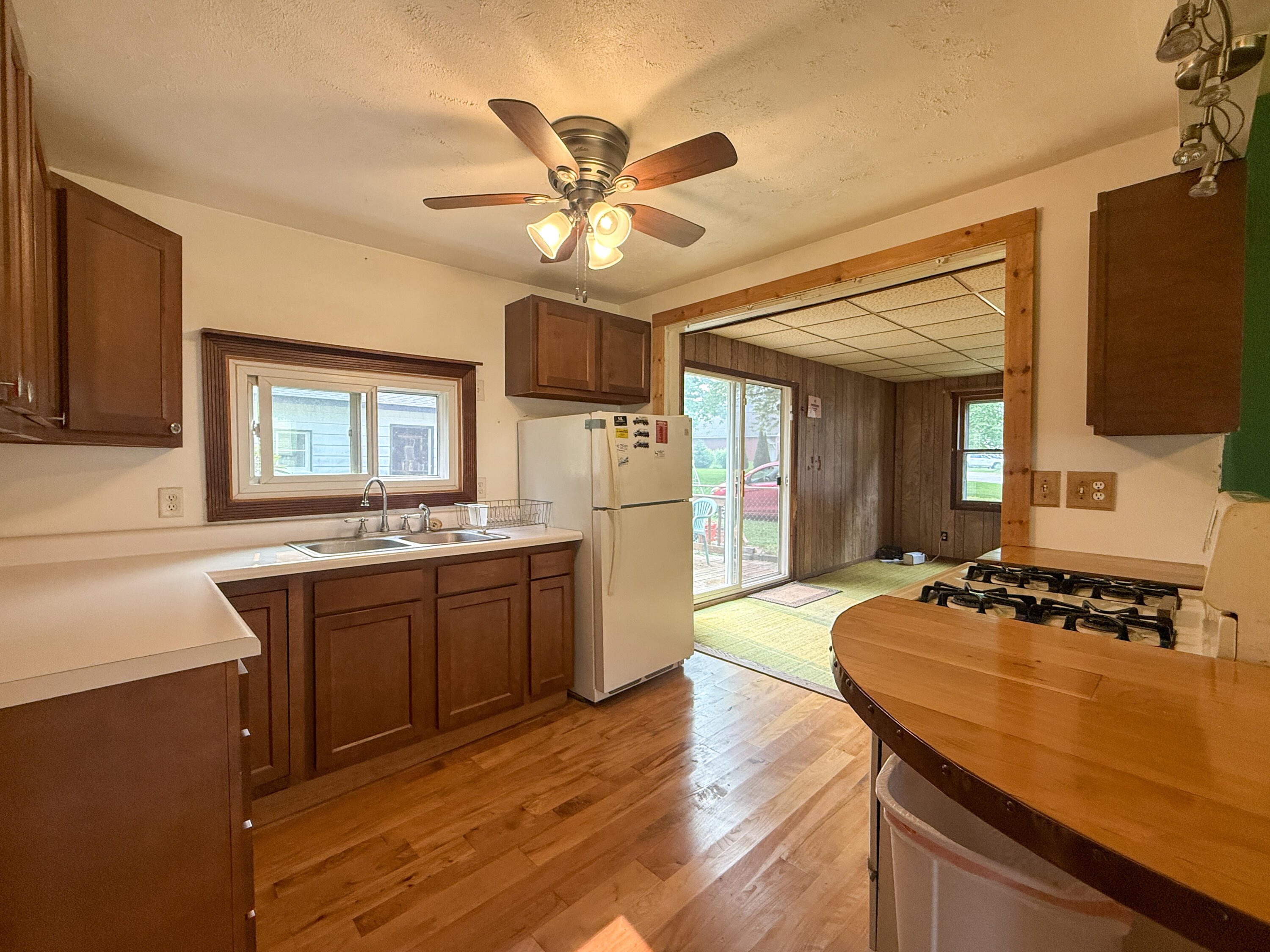 52411 Lakeview Drive Dowagiac MI 49047