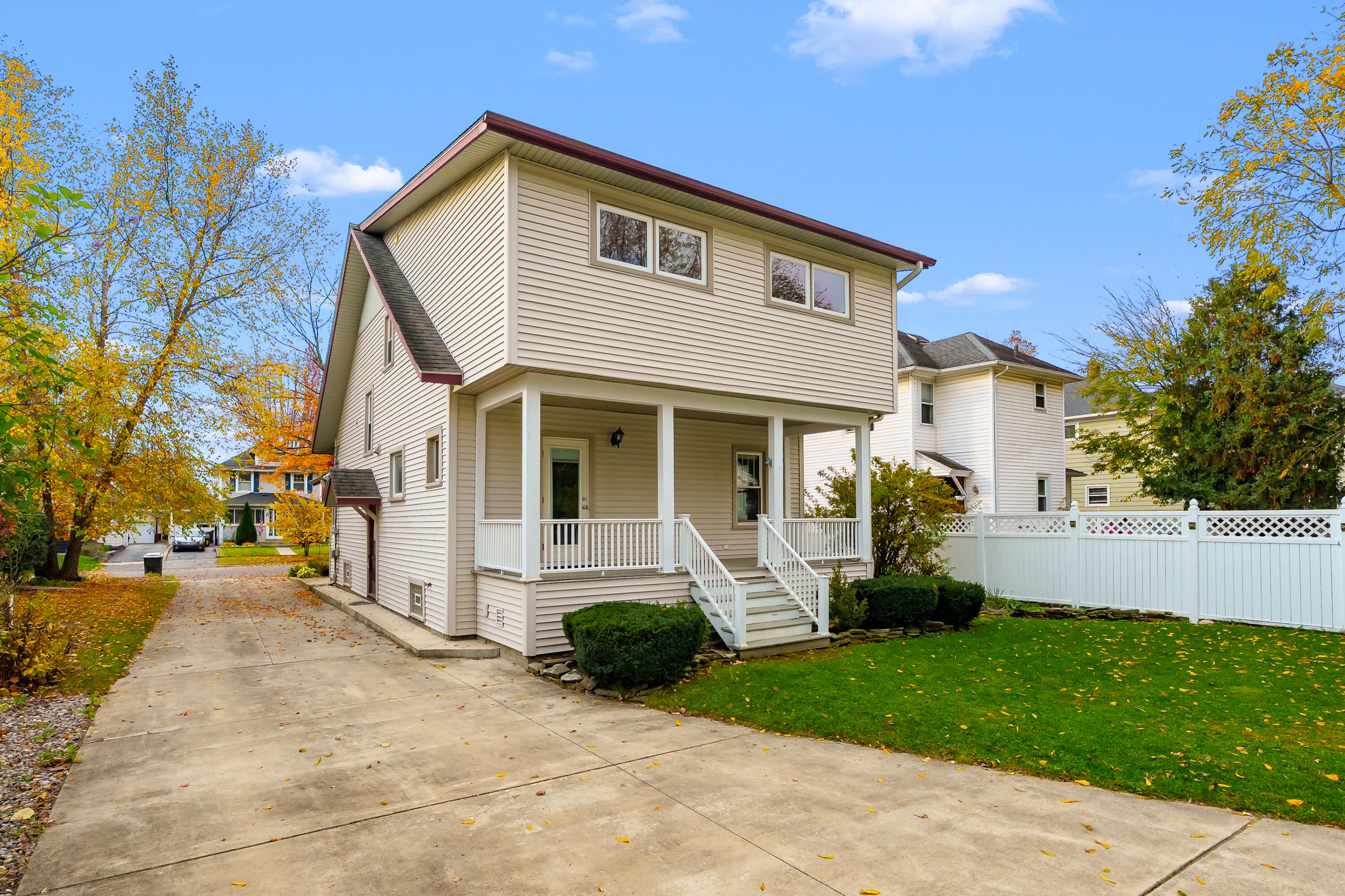 416 Edgemoor Avenue Kalamazoo MI 49001