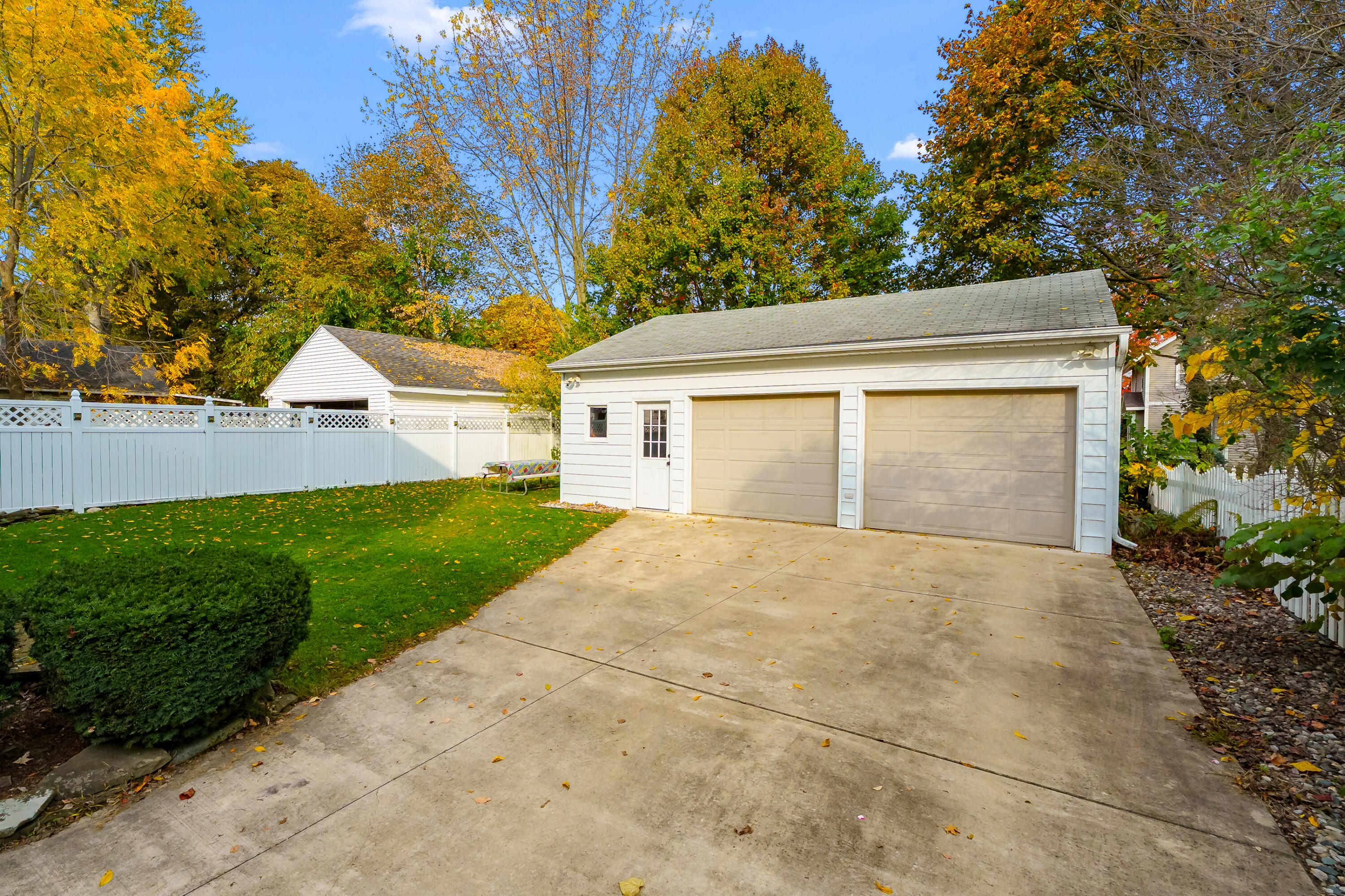 416 Edgemoor Avenue Kalamazoo MI 49001