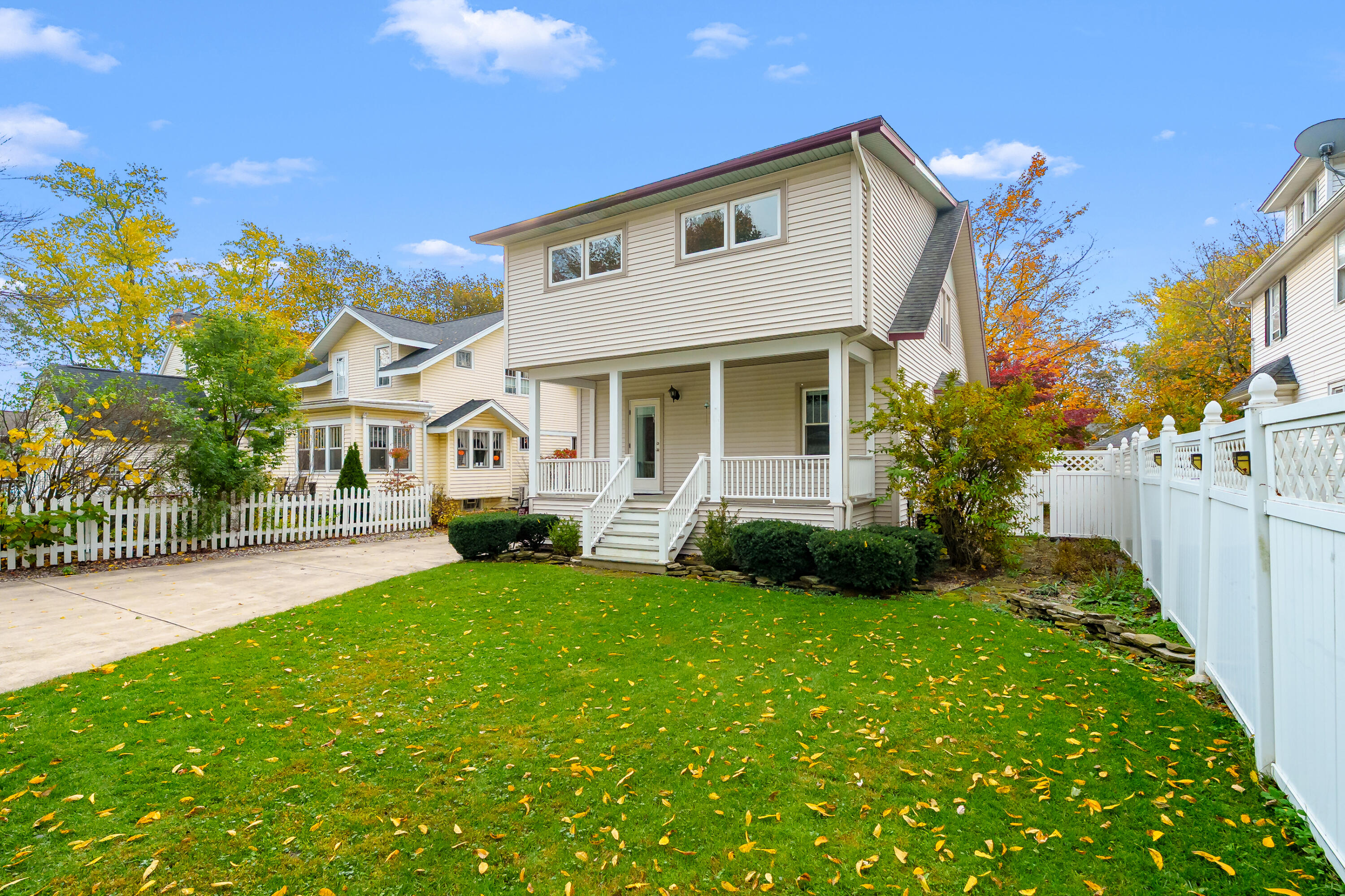 416 Edgemoor Avenue Kalamazoo MI 49001