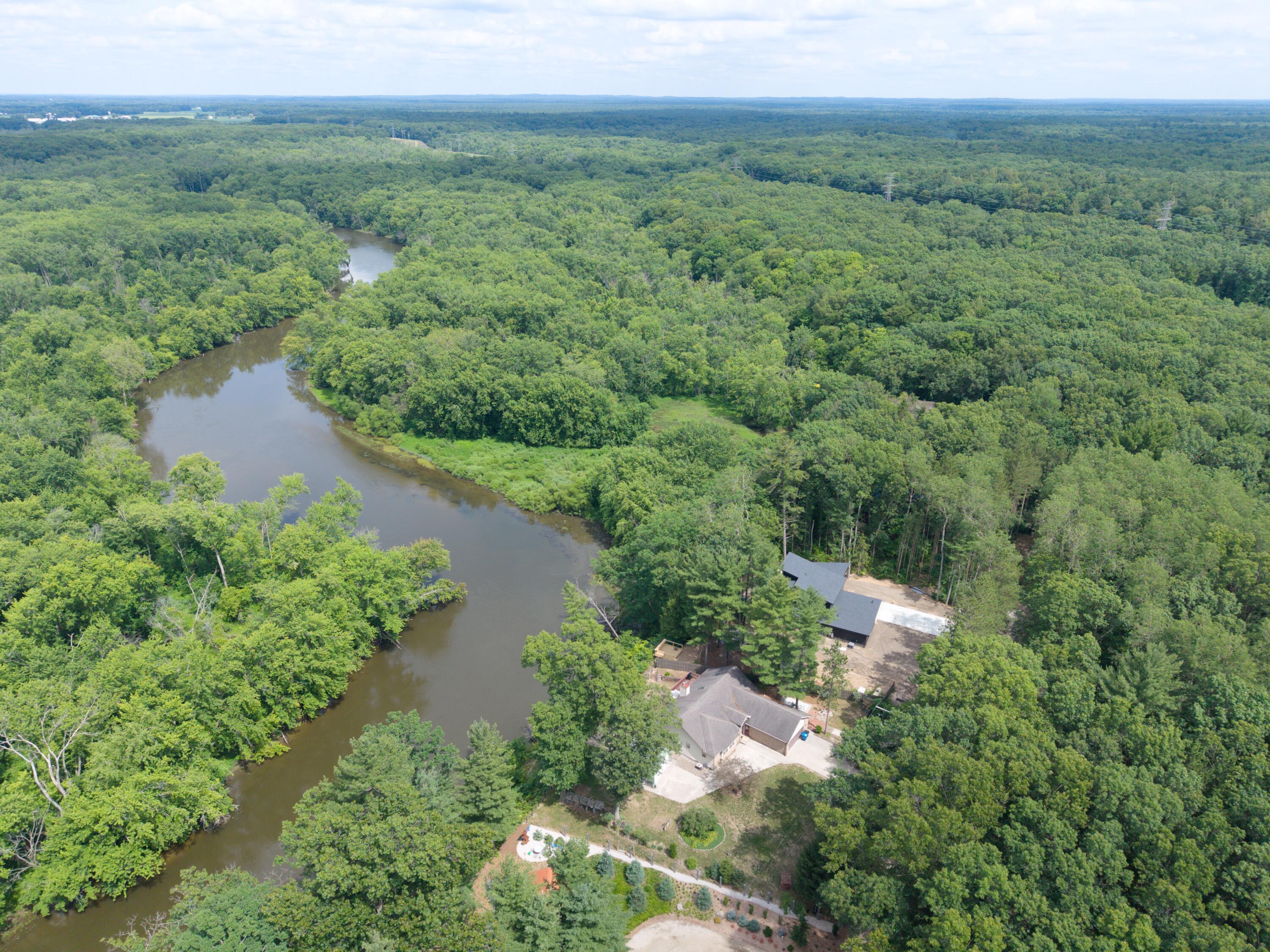 3109 River Bend Trail Fennville MI 49408