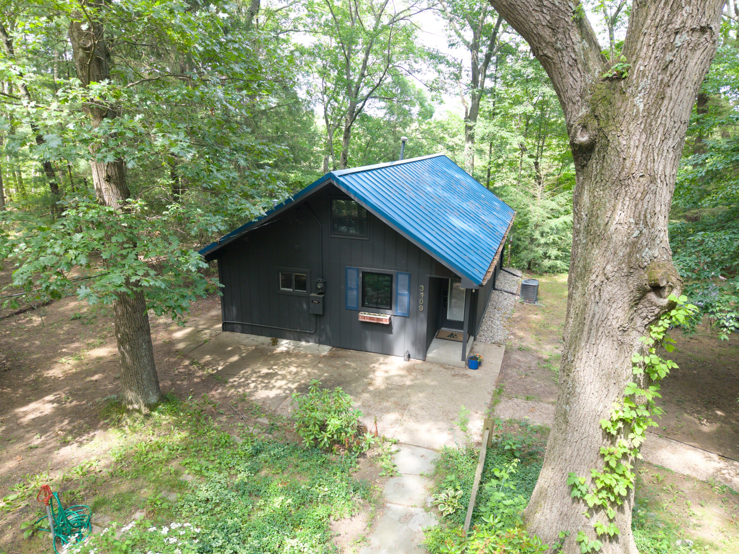 3109 River Bend Trail Fennville MI 49408