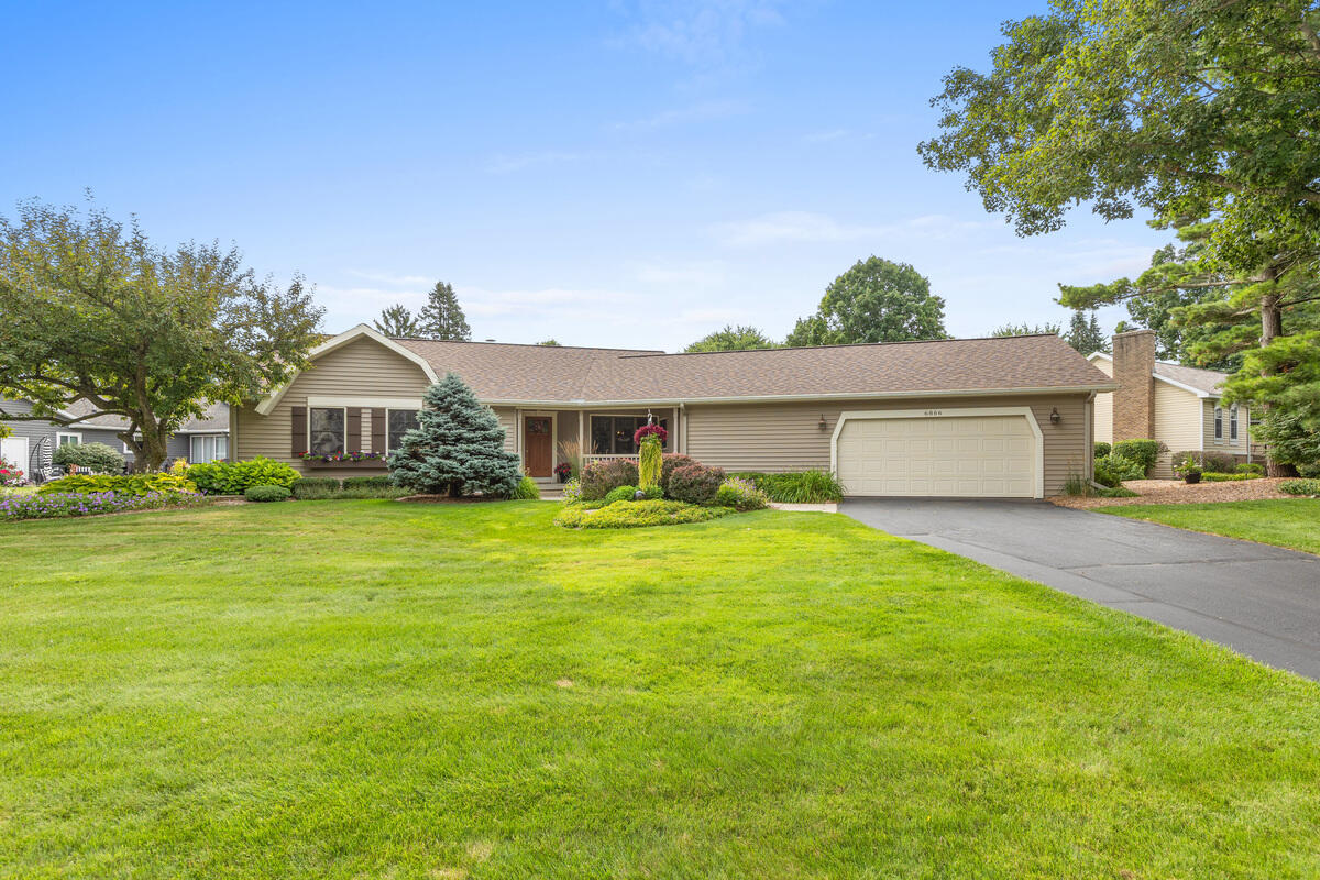 6866 Vista Grande Drive NE Rockford MI 49341