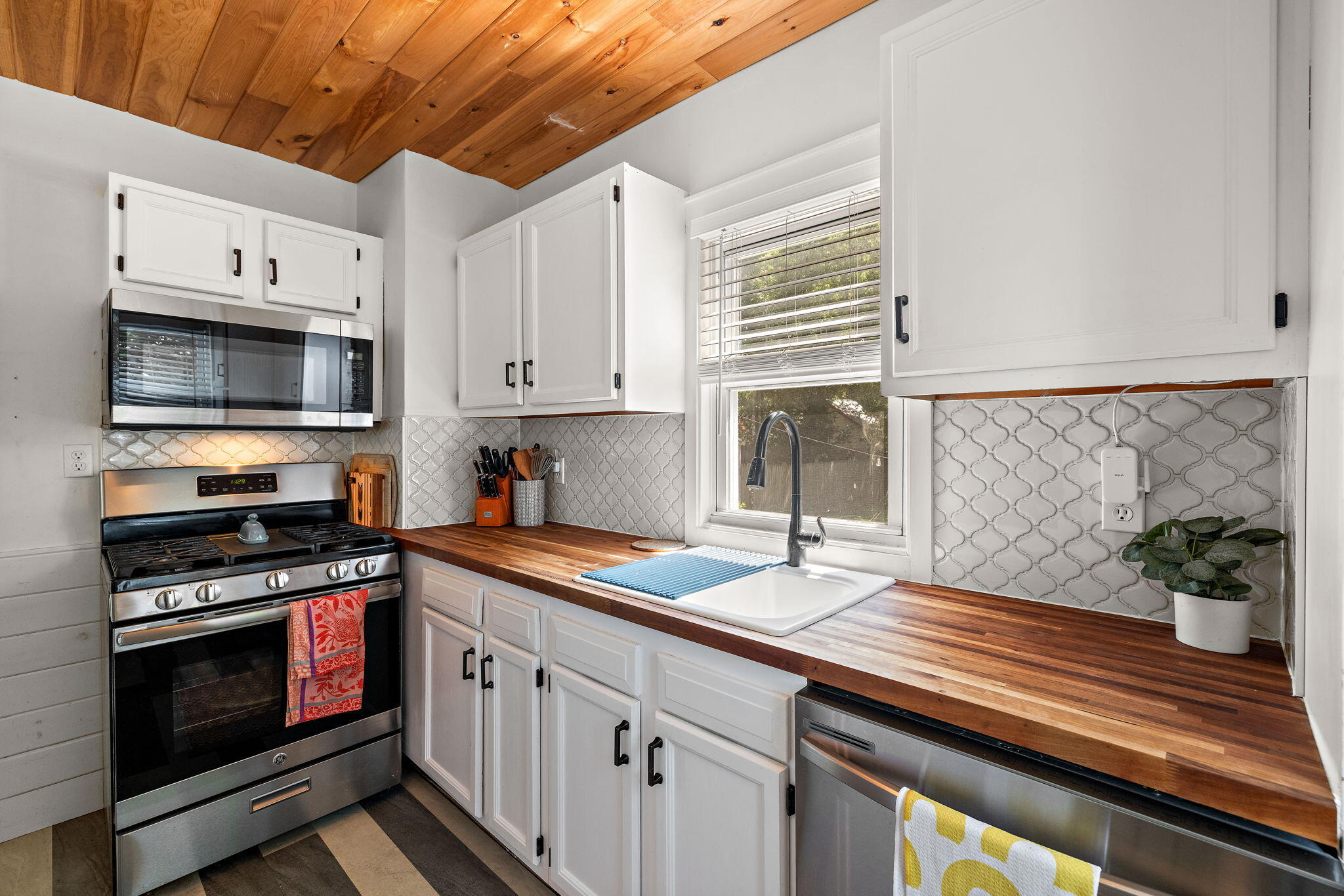1224 Edith NE Grand Rapids MI 49505