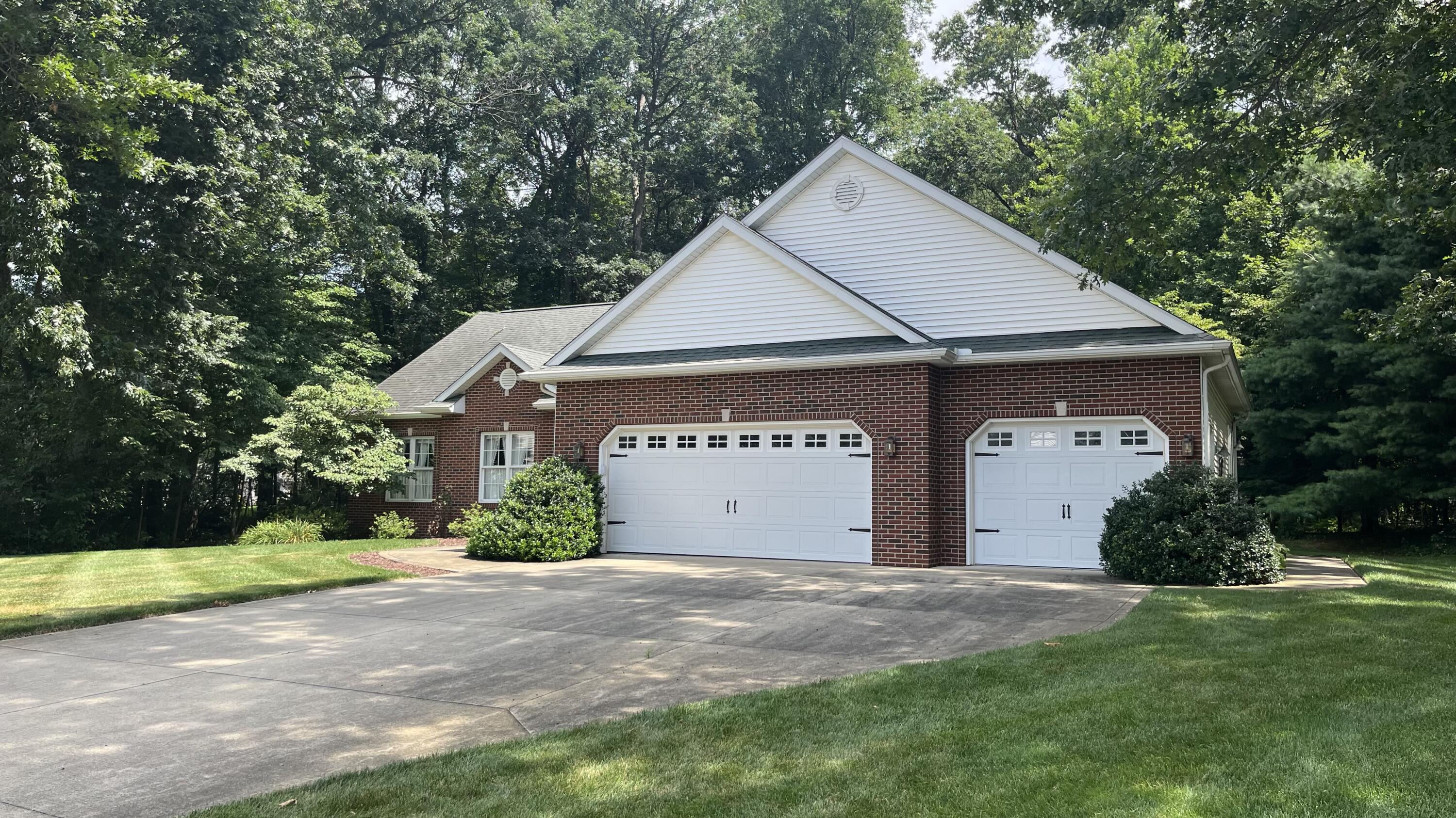 25464 Joelle Court Edwardsburg MI 49112