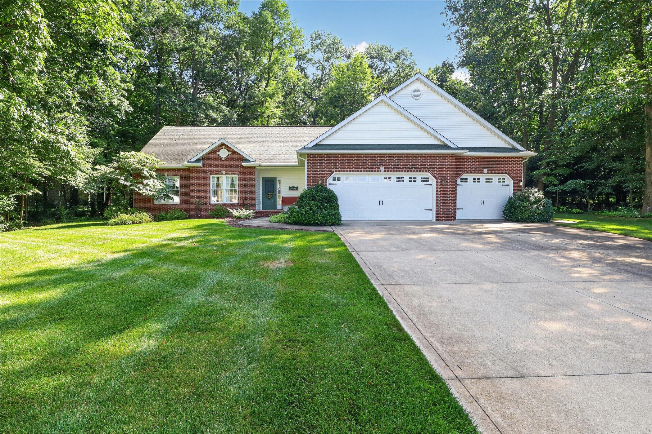 25464 Joelle Court Edwardsburg MI 49112