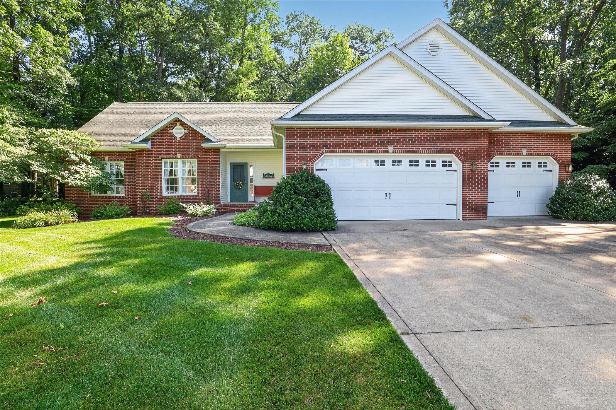 25464 Joelle Court Edwardsburg MI 49112