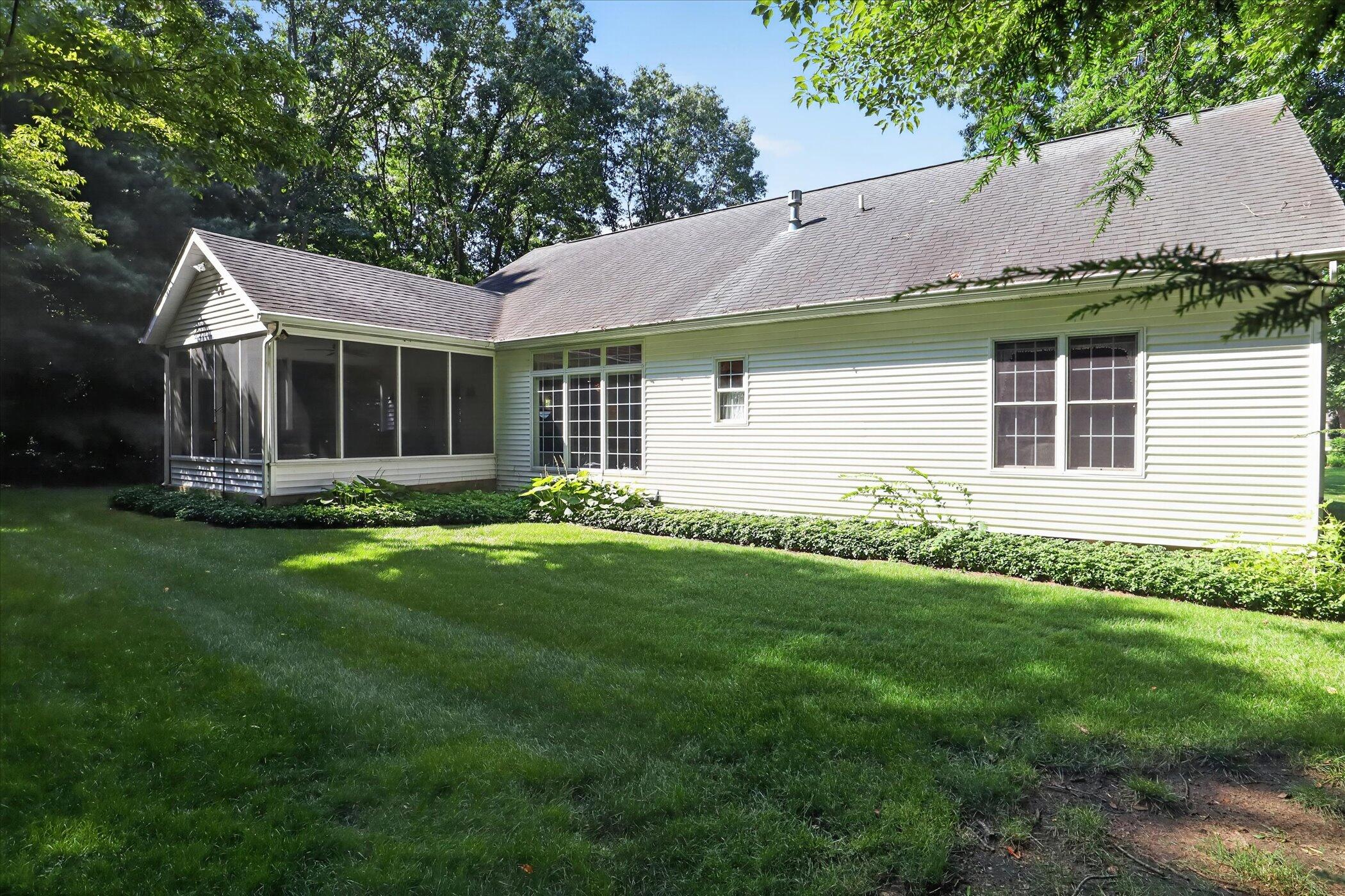 25464 Joelle Court Edwardsburg MI 49112