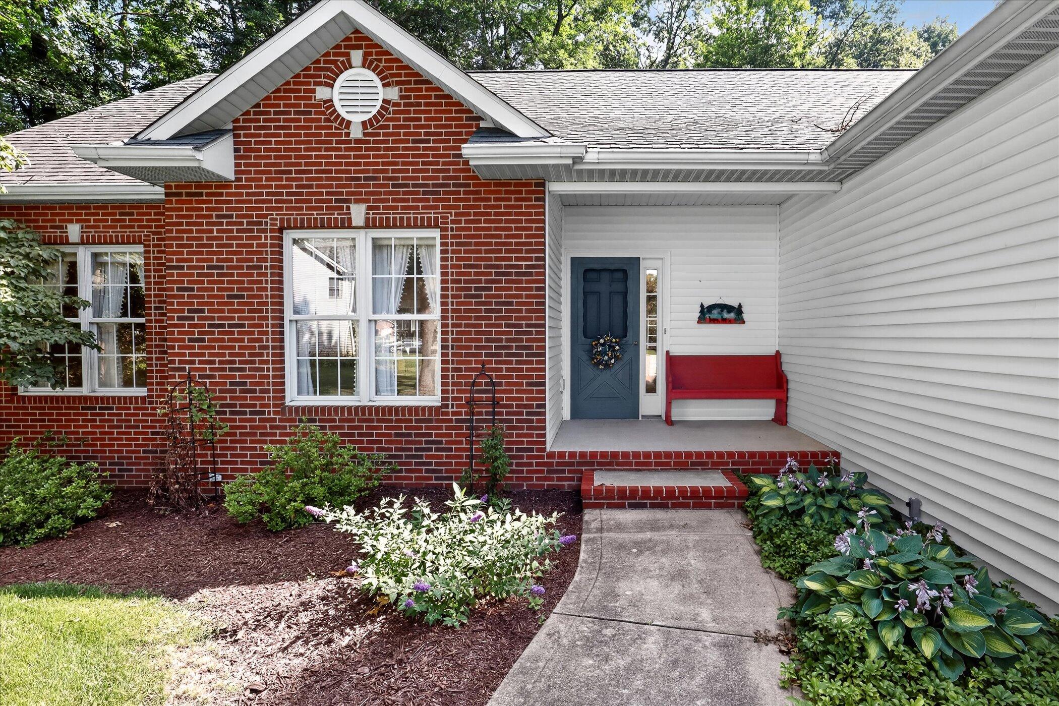 25464 Joelle Court Edwardsburg MI 49112