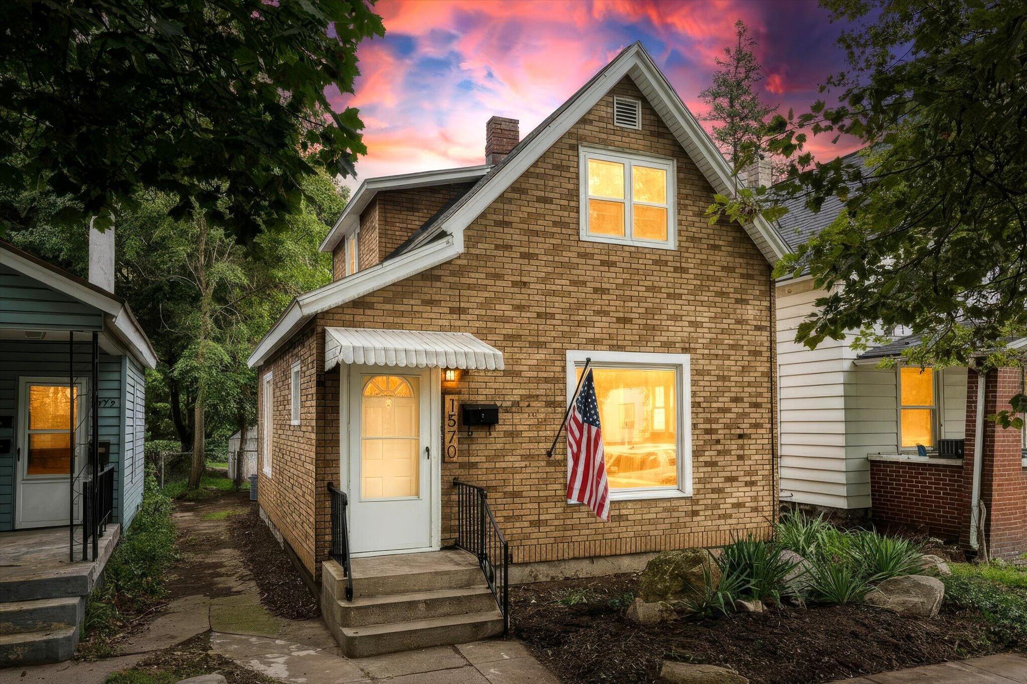 1570 Quarry Avenue NW Grand Rapids MI 49504