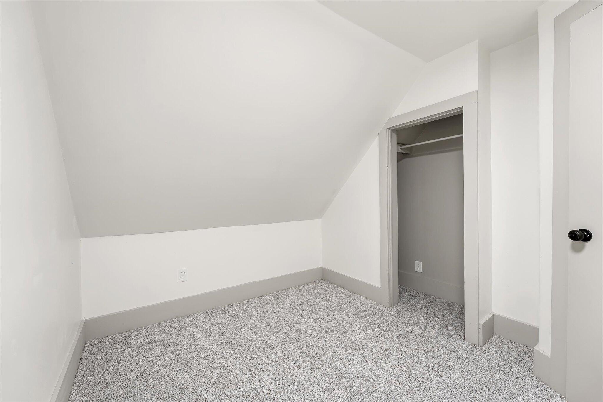 1570 Quarry Avenue NW Grand Rapids MI 49504