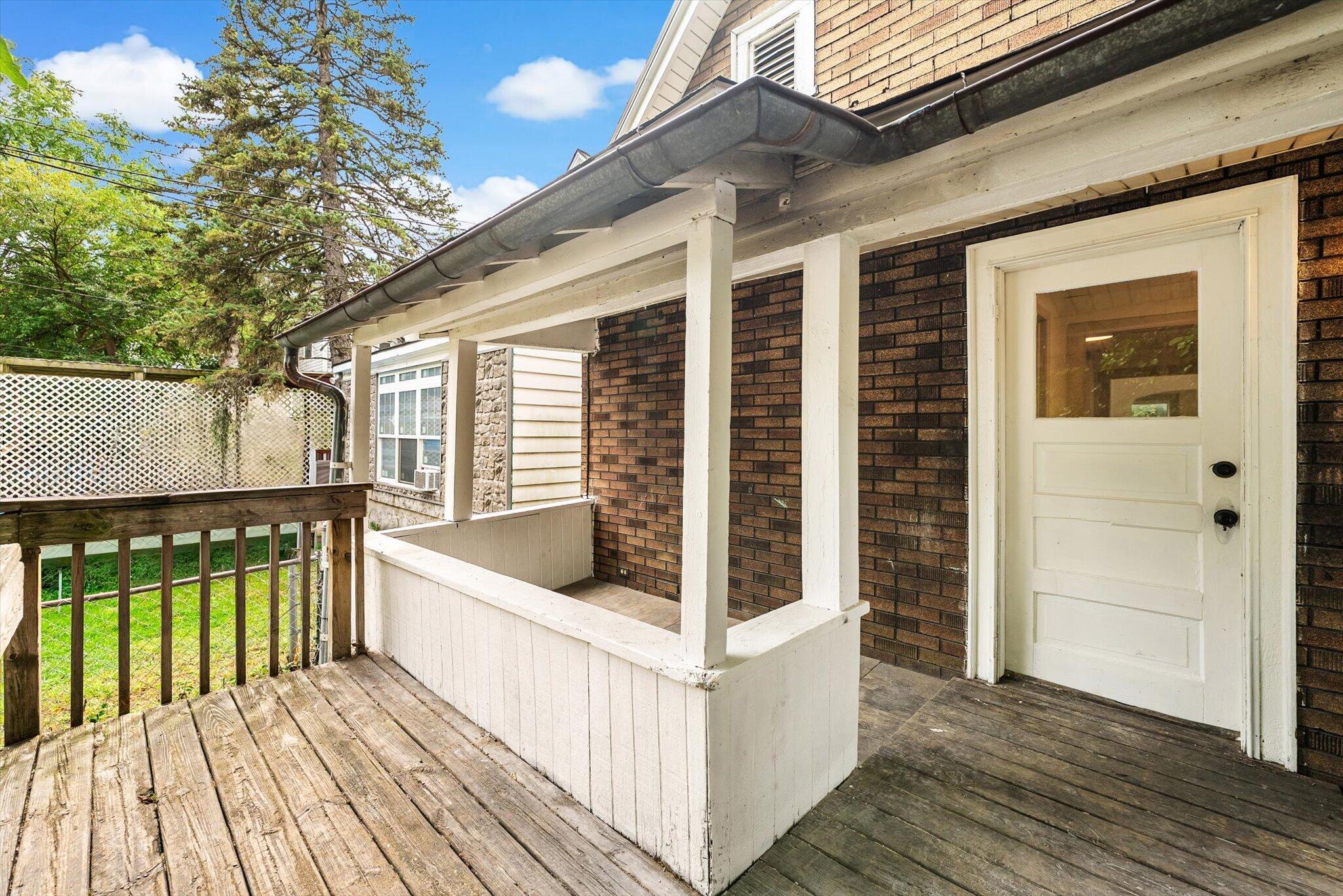 1570 Quarry Avenue NW Grand Rapids MI 49504