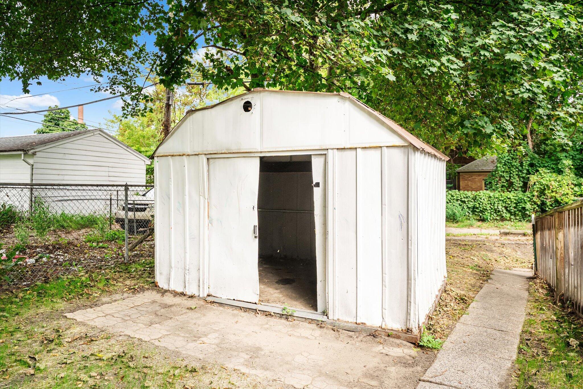 1570 Quarry Avenue NW Grand Rapids MI 49504