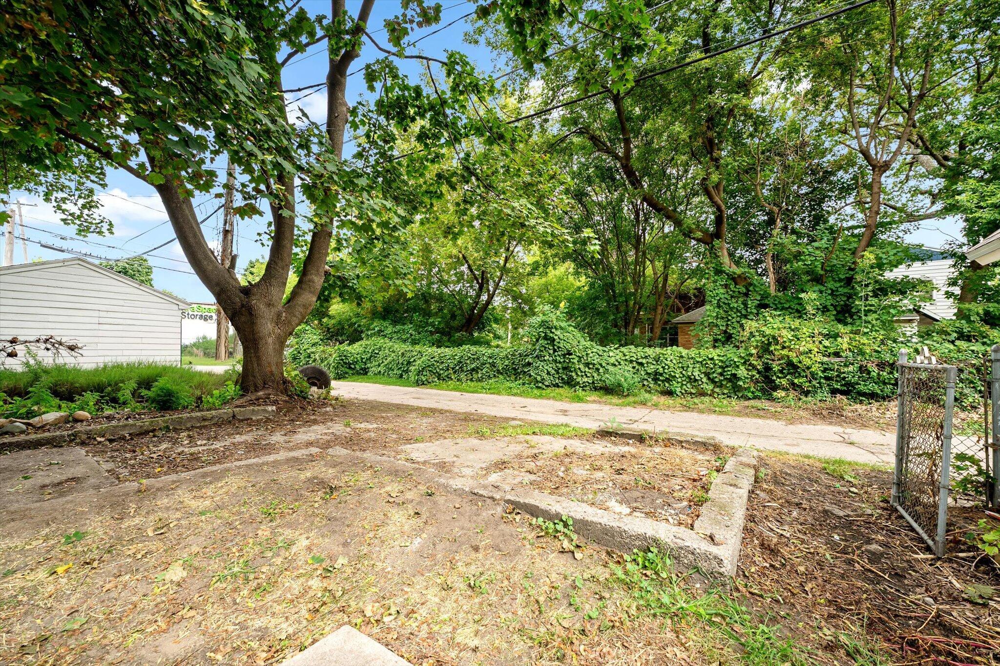 1570 Quarry Avenue NW Grand Rapids MI 49504