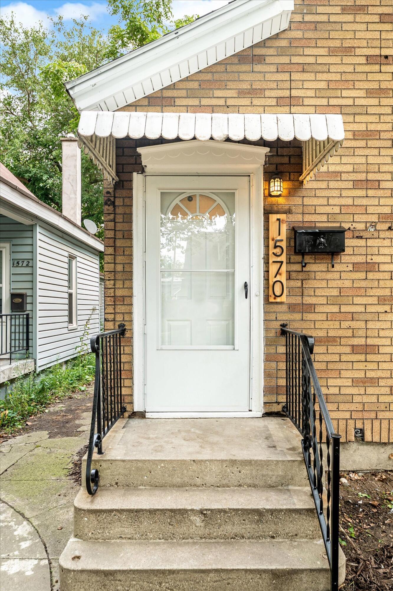 1570 Quarry Avenue NW Grand Rapids MI 49504