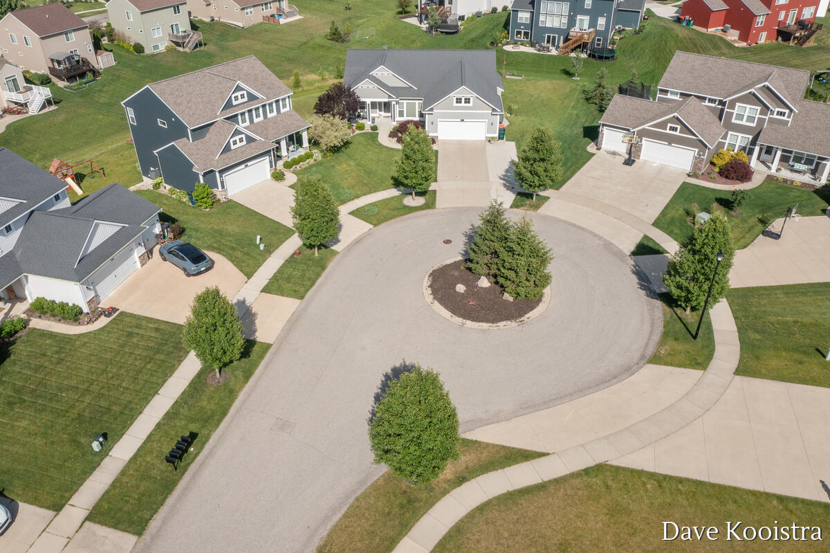 1011 Dreamfield Drive SE Byron Center MI 49315
