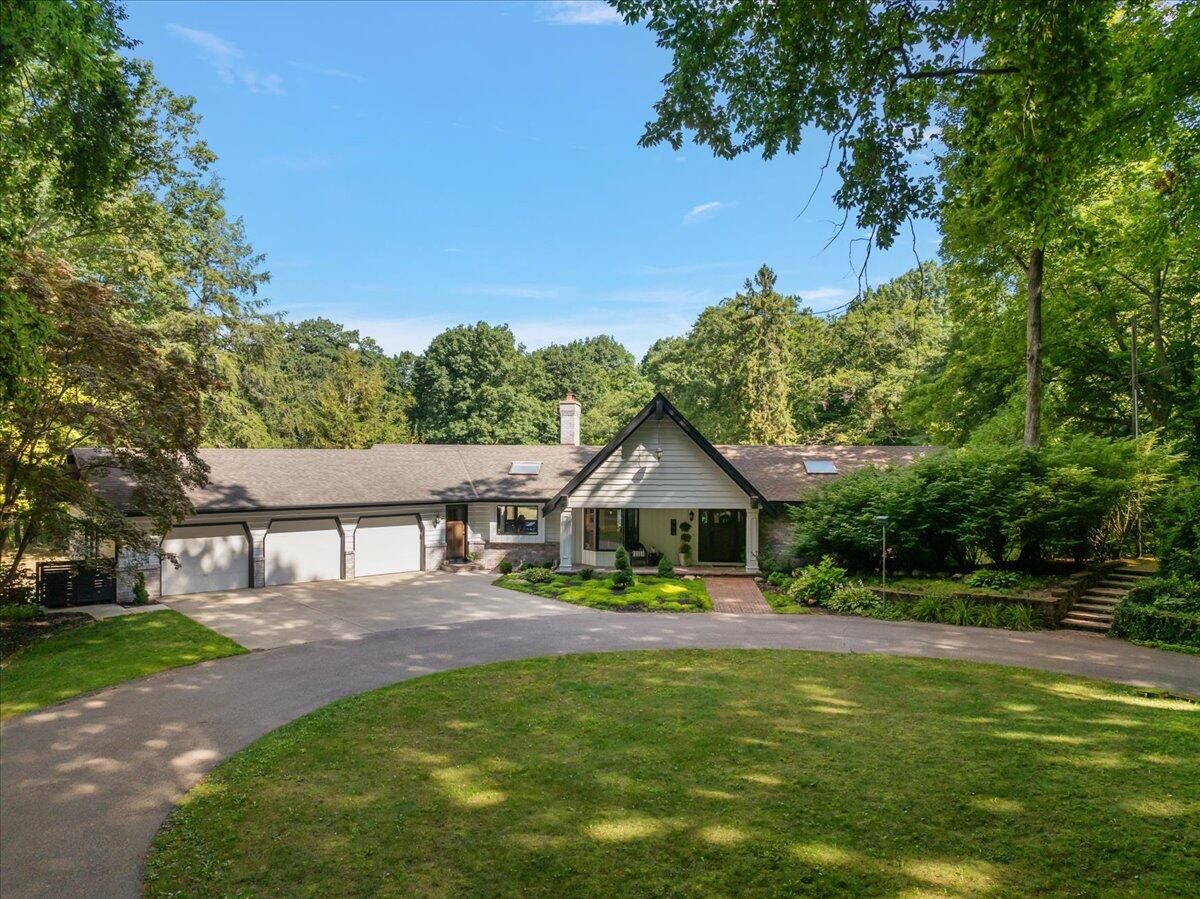 955 Kenwood Drive Holland MI 49423