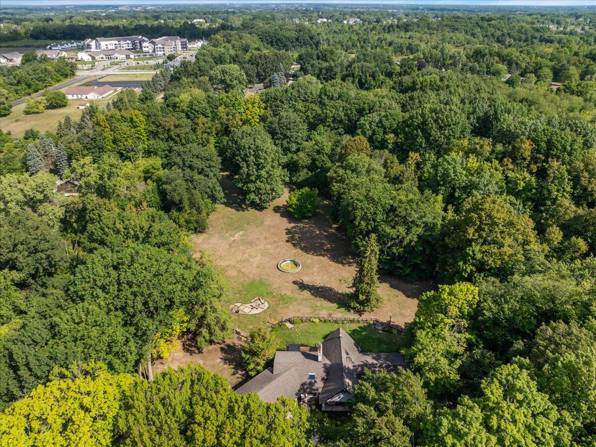 955 Kenwood Drive Holland MI 49423