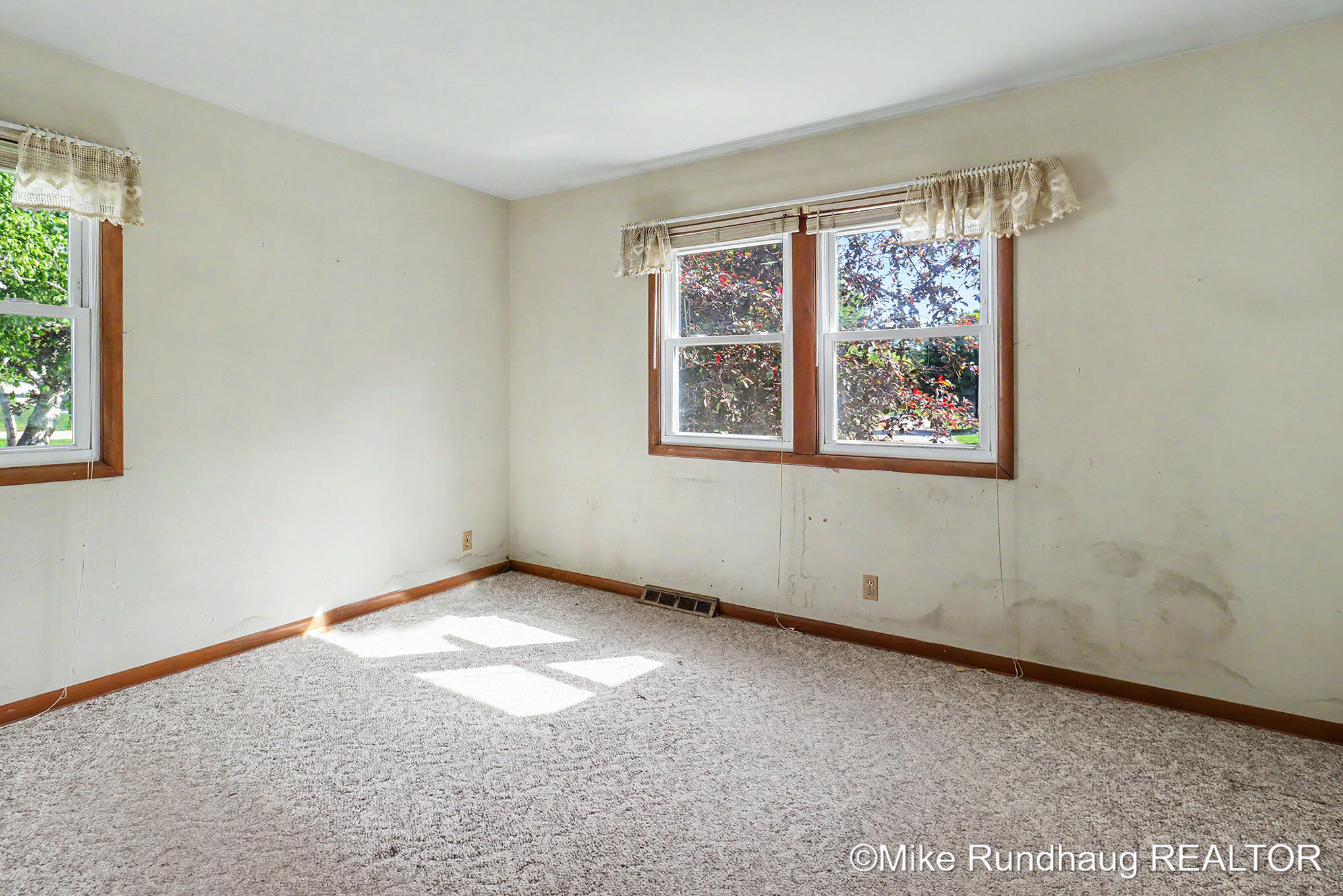 723 Marbury SE Ada MI 49301