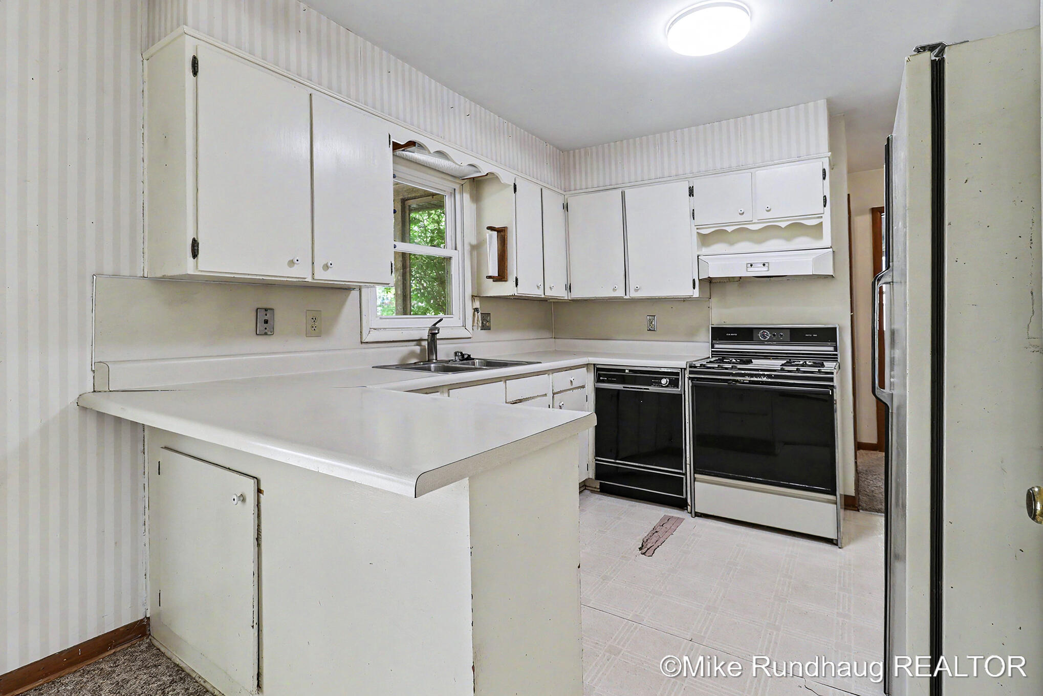723 Marbury SE Ada MI 49301