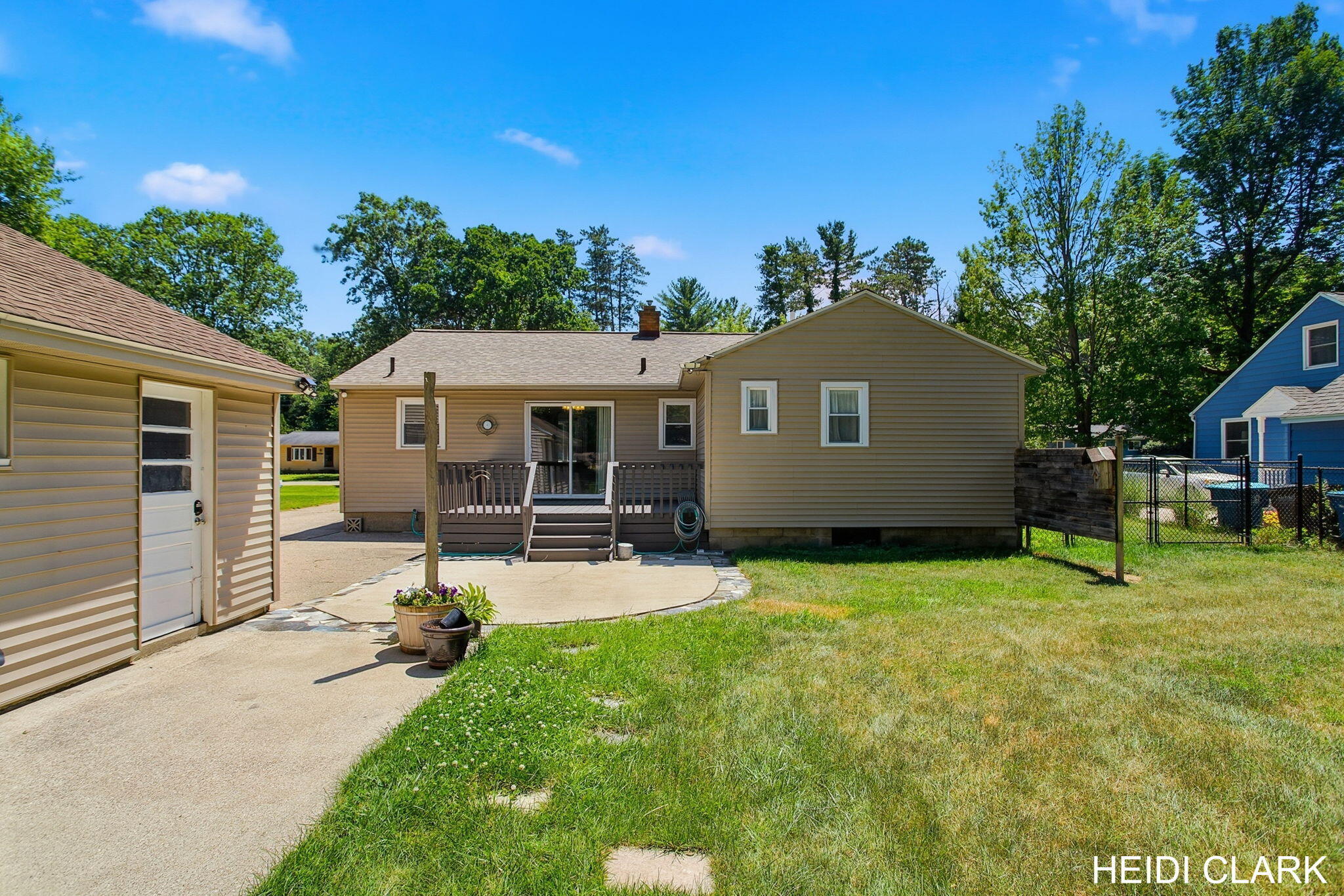 16105 Gary Avenue Grand Haven MI 49417