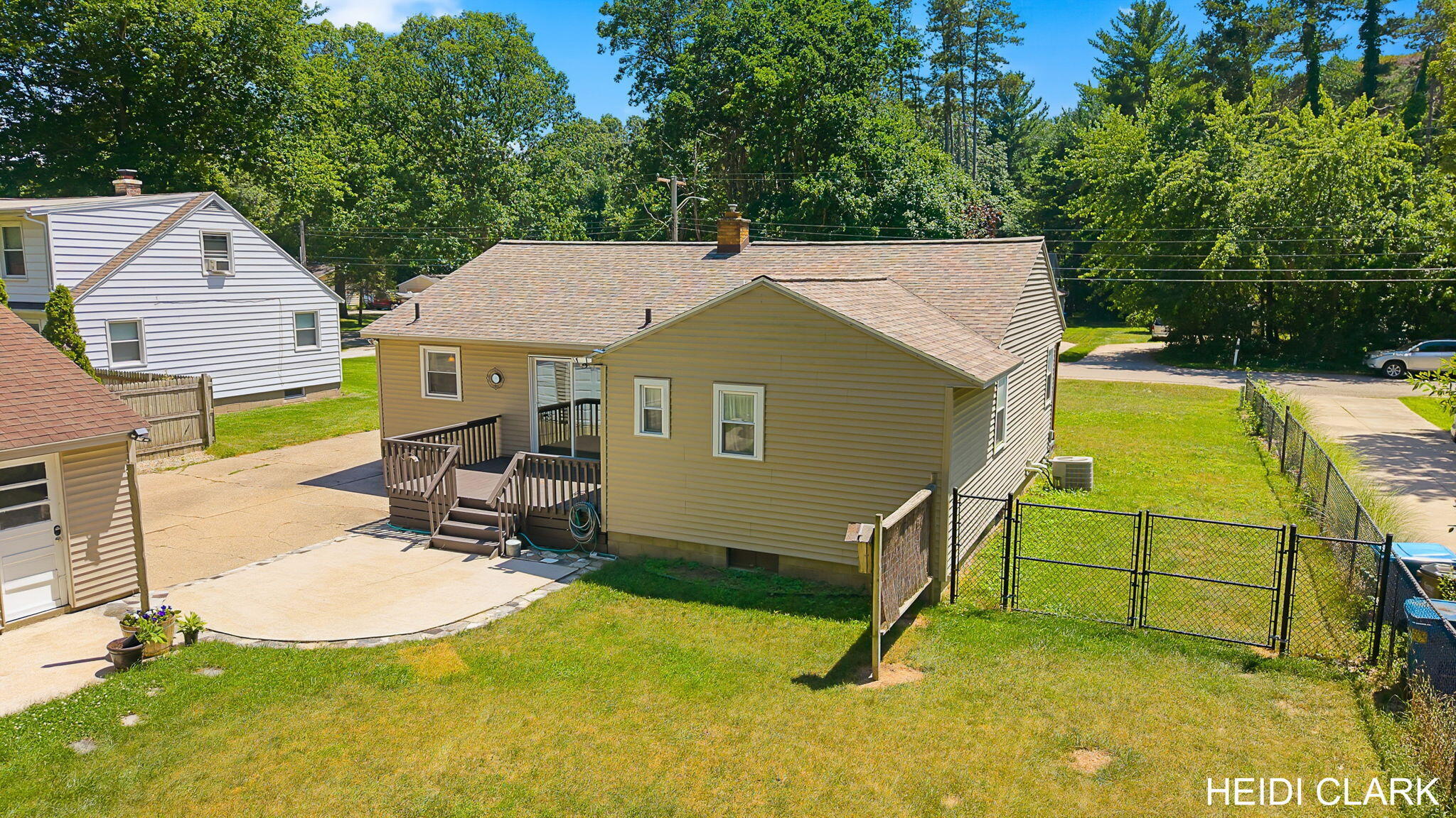 16105 Gary Avenue Grand Haven MI 49417