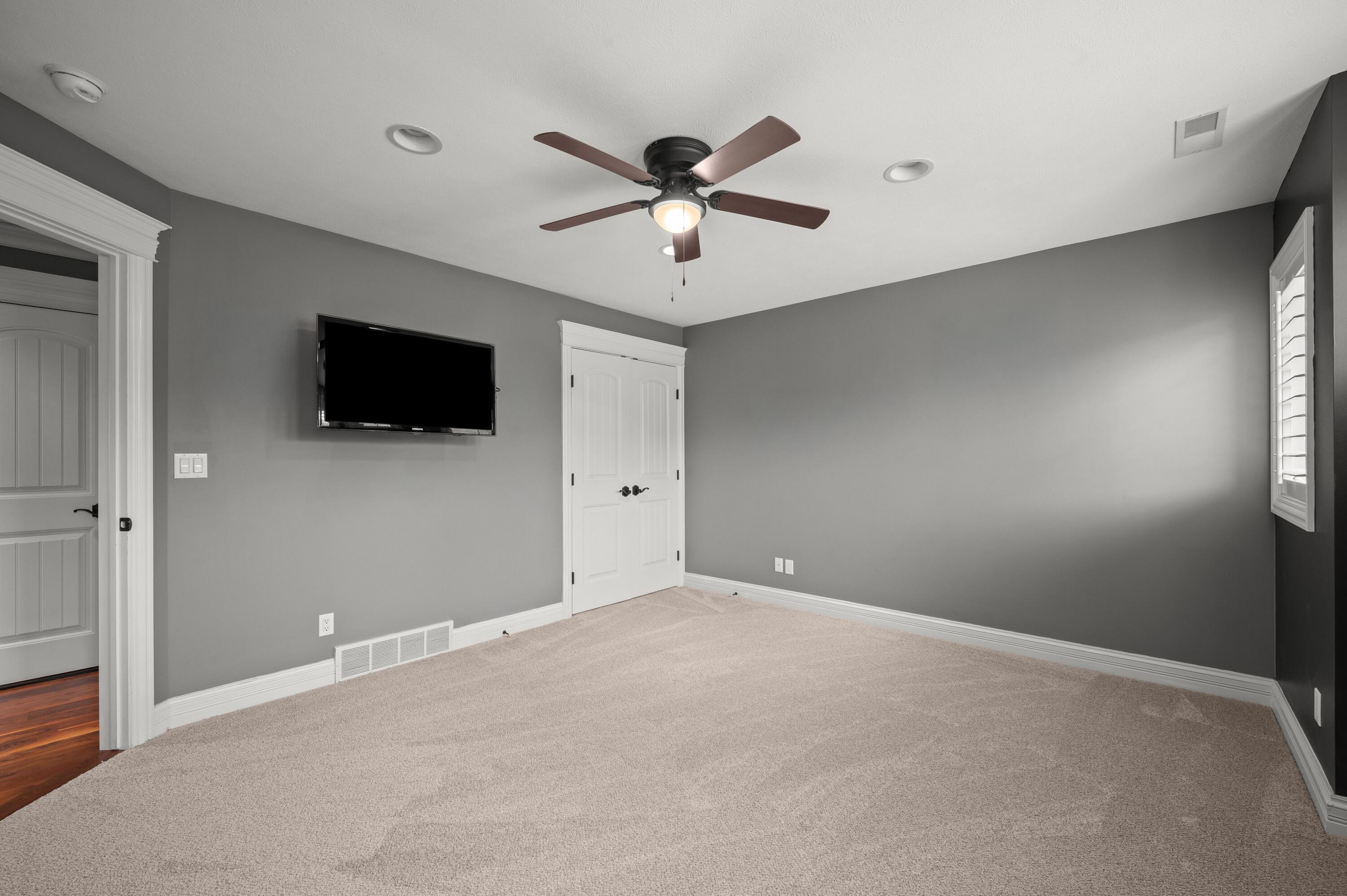 651 Sul Lago S Benton Harbor MI 49022