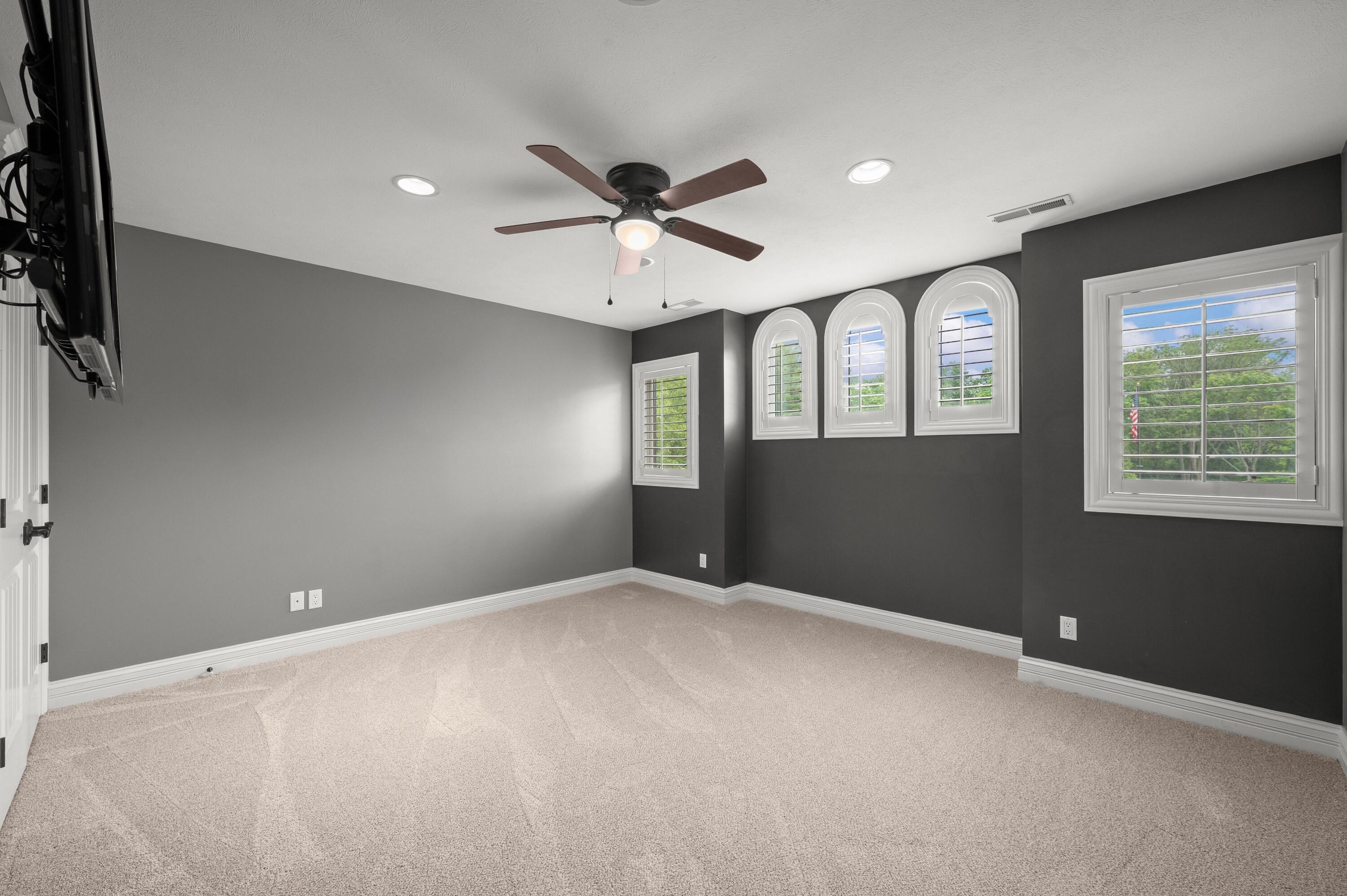 651 Sul Lago S Benton Harbor MI 49022