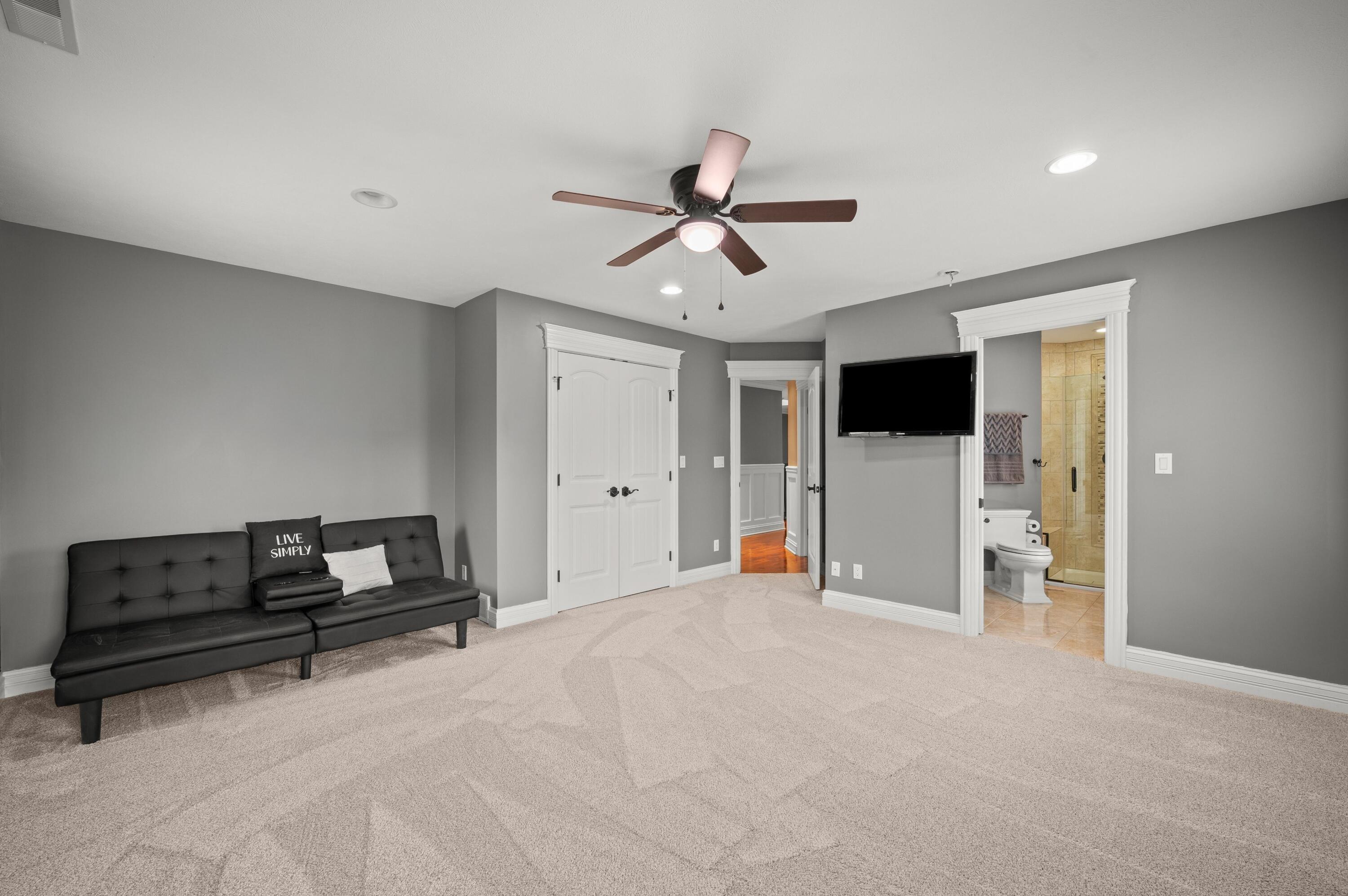 651 Sul Lago S Benton Harbor MI 49022