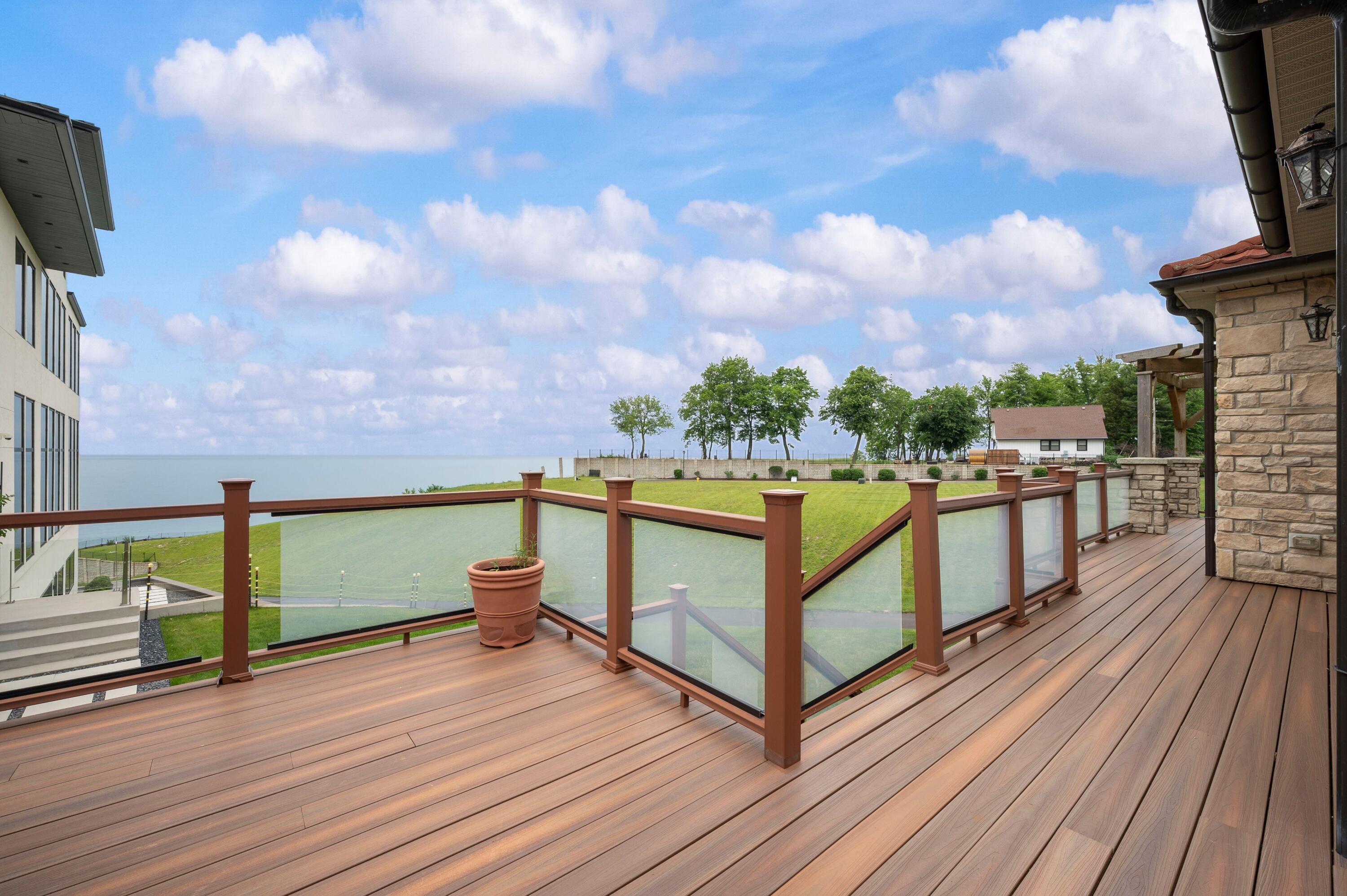 651 Sul Lago S Benton Harbor MI 49022