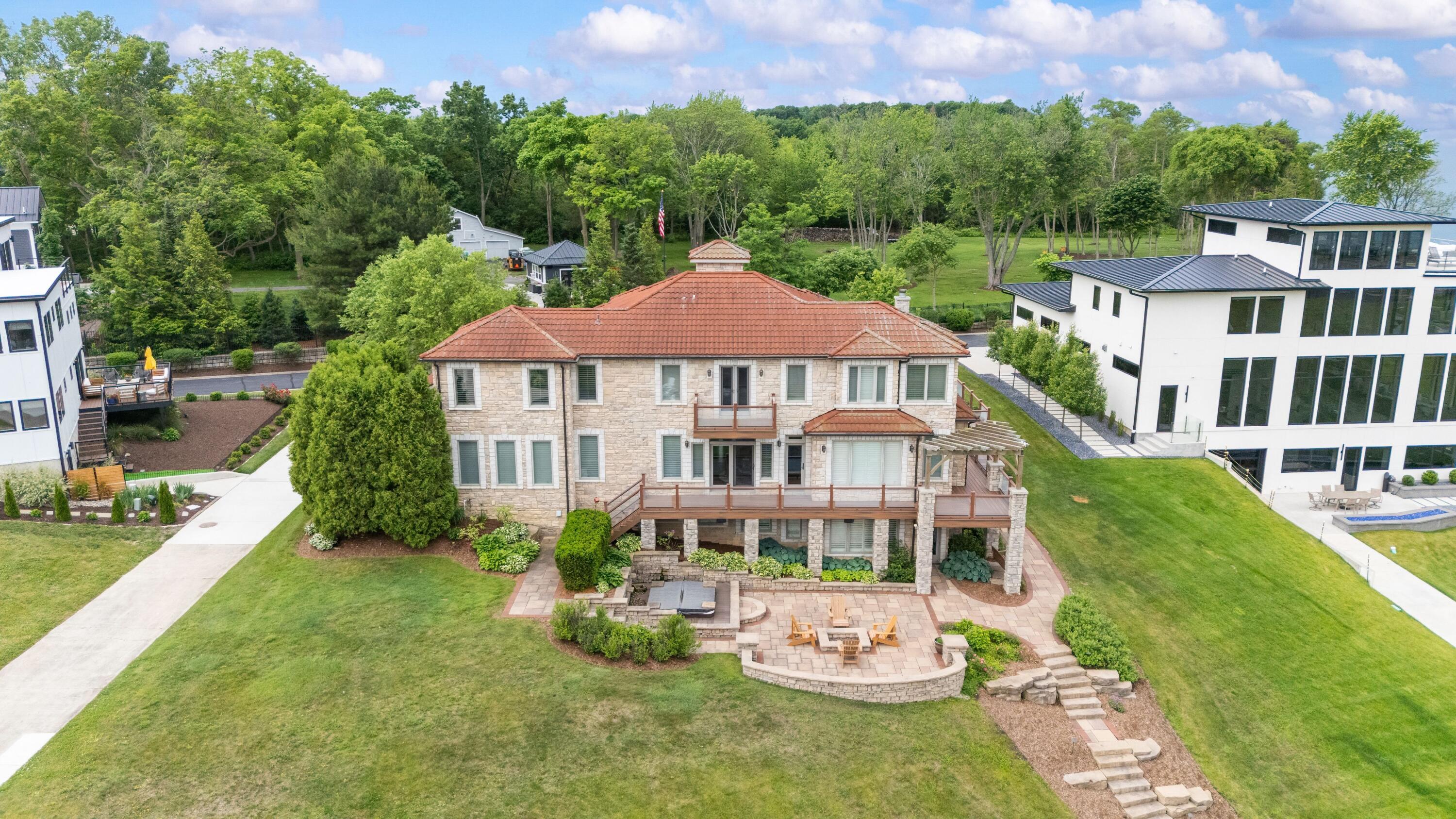 651 Sul Lago S Benton Harbor MI 49022