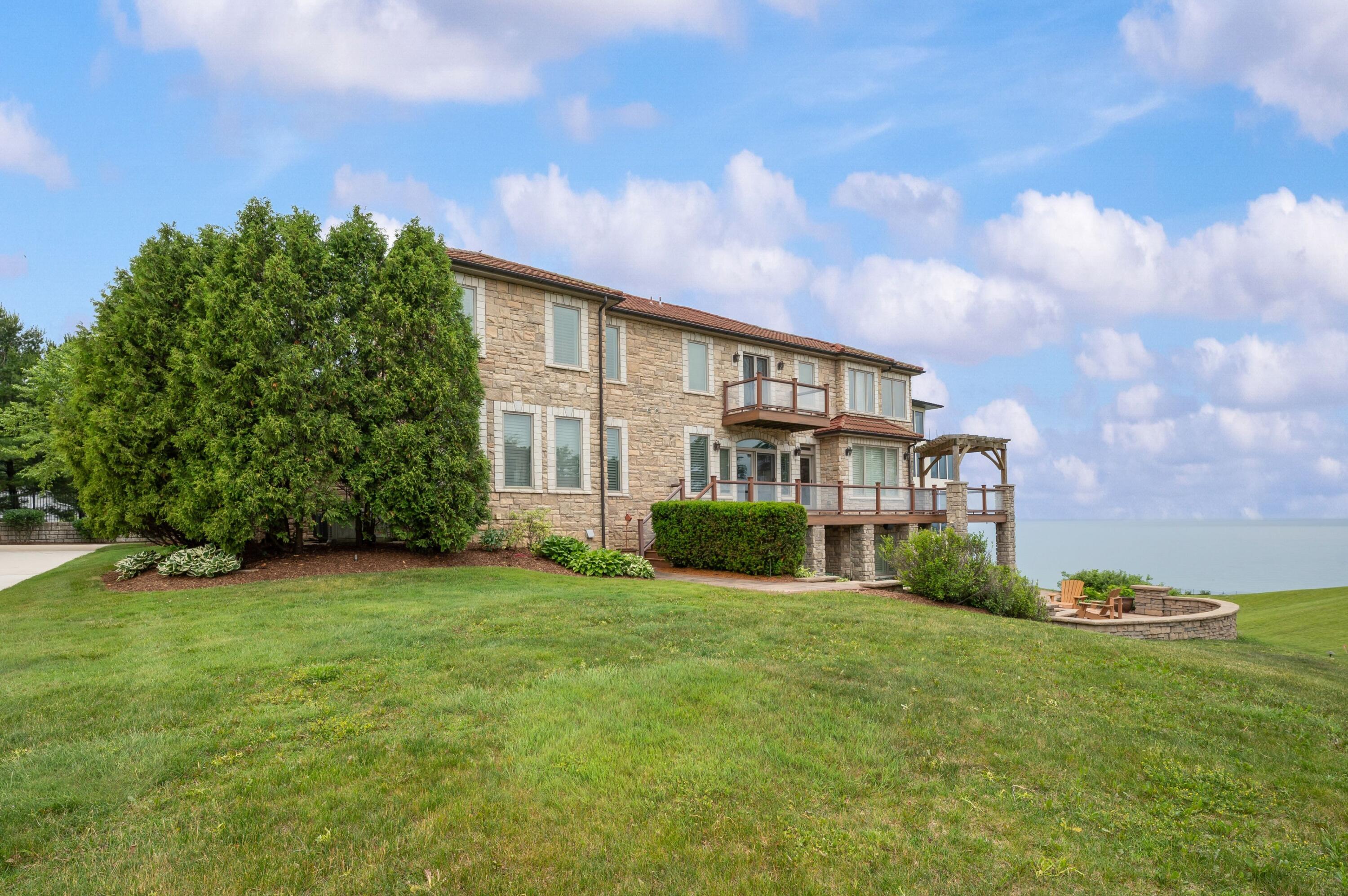 651 Sul Lago S Benton Harbor MI 49022