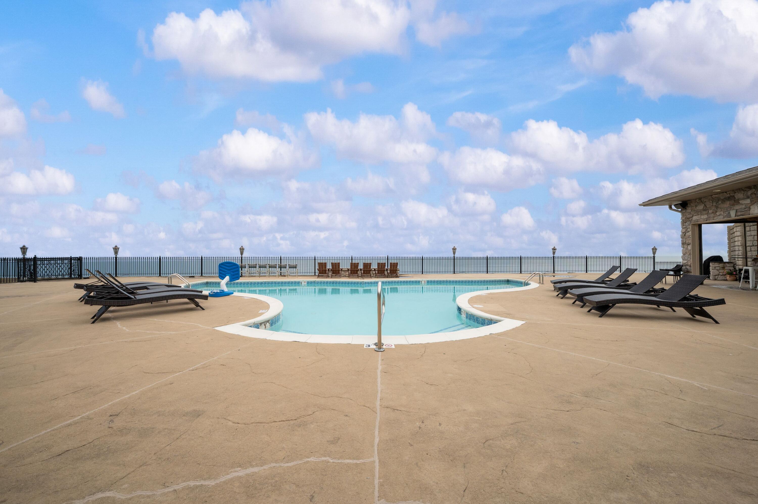 651 Sul Lago S Benton Harbor MI 49022