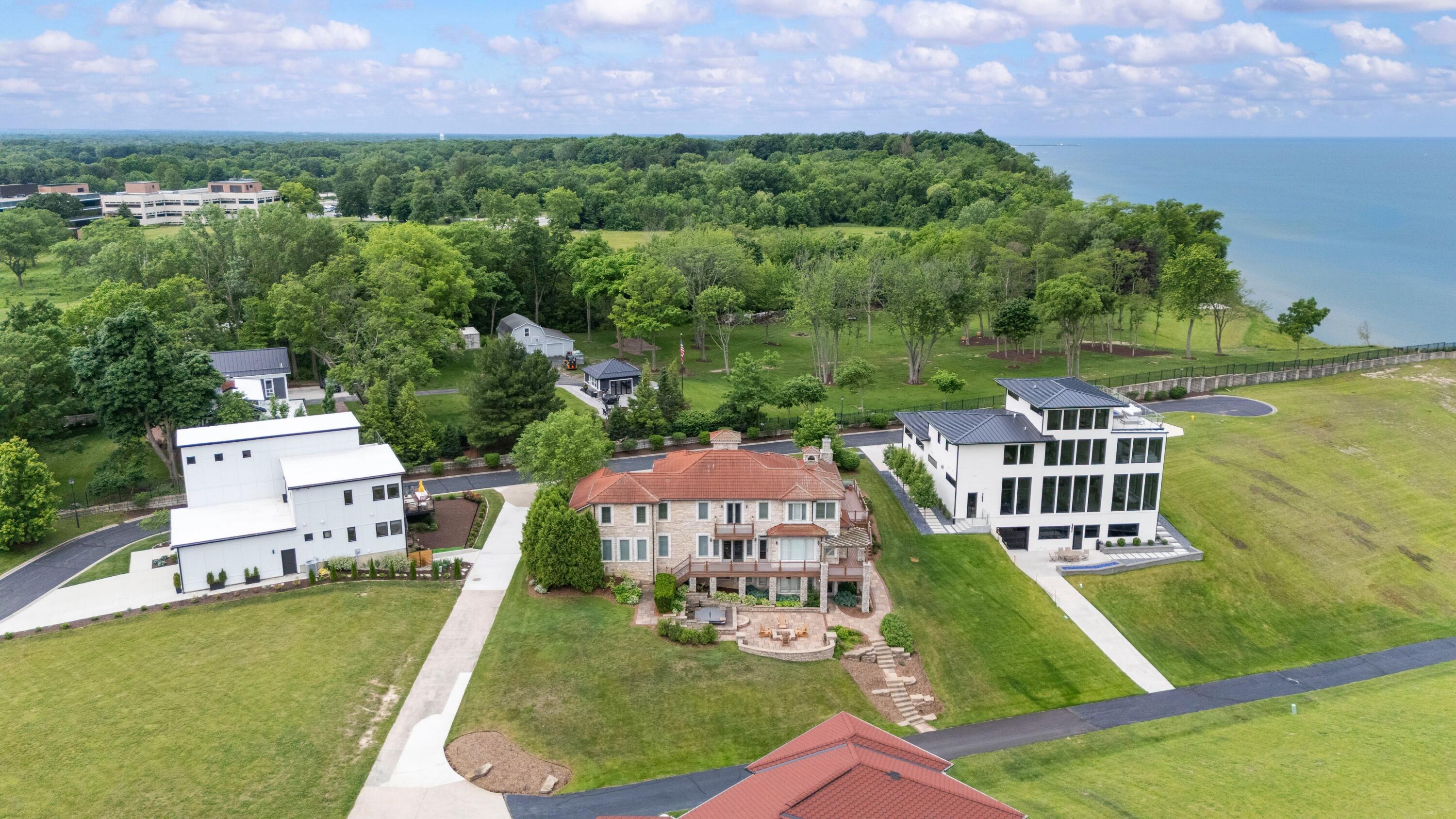 651 Sul Lago S Benton Harbor MI 49022
