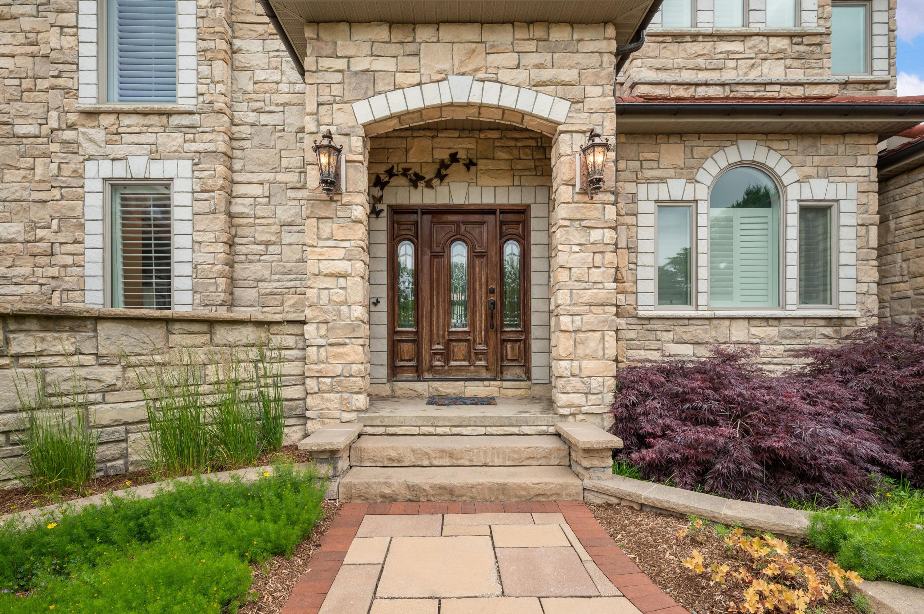 651 Sul Lago S Benton Harbor MI 49022