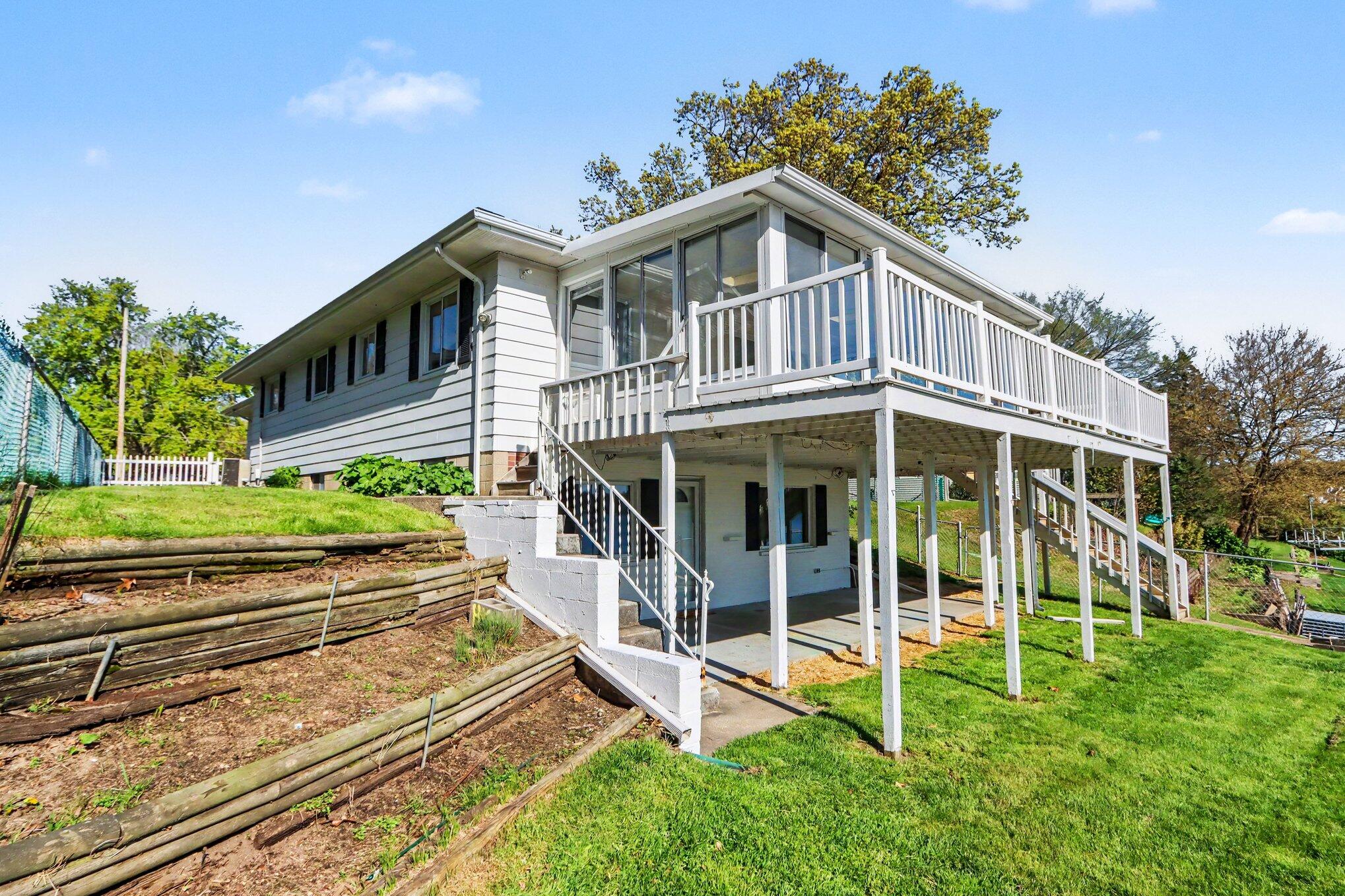 468 Crooked Lake Drive W Kalamazoo MI 49009