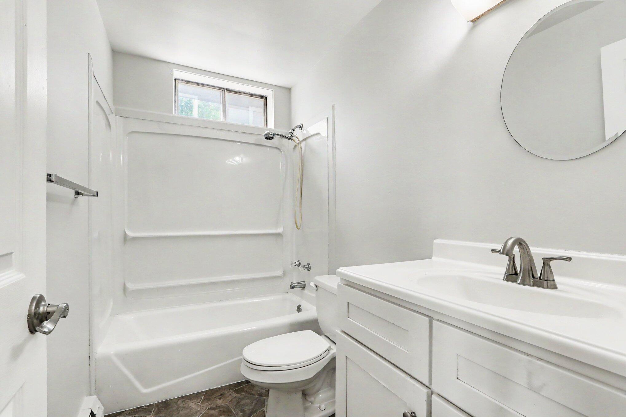 468 Crooked Lake Drive W Kalamazoo MI 49009
