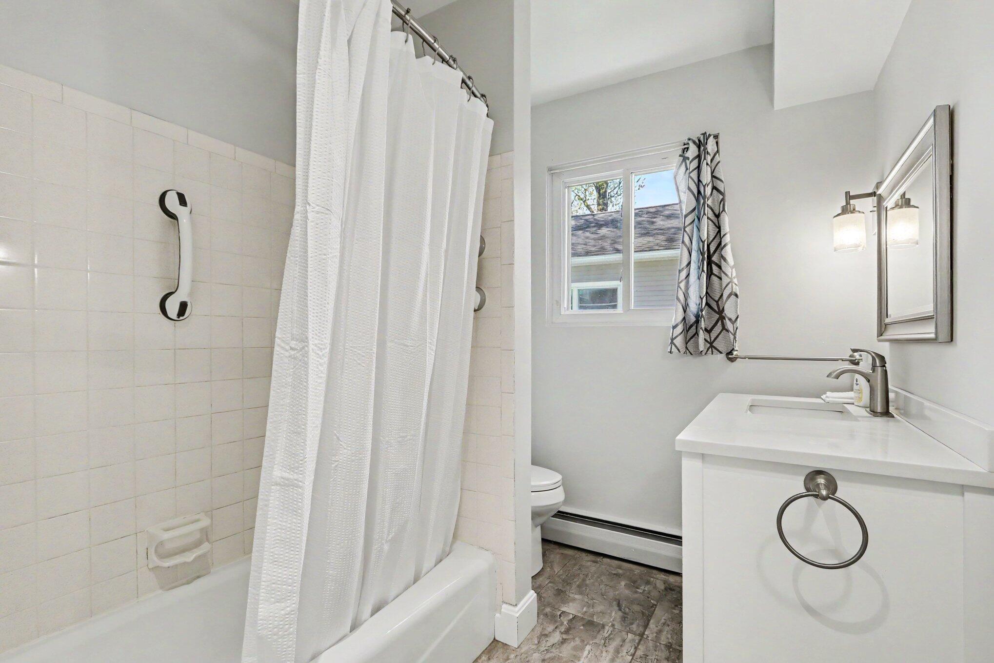 468 Crooked Lake Drive W Kalamazoo MI 49009