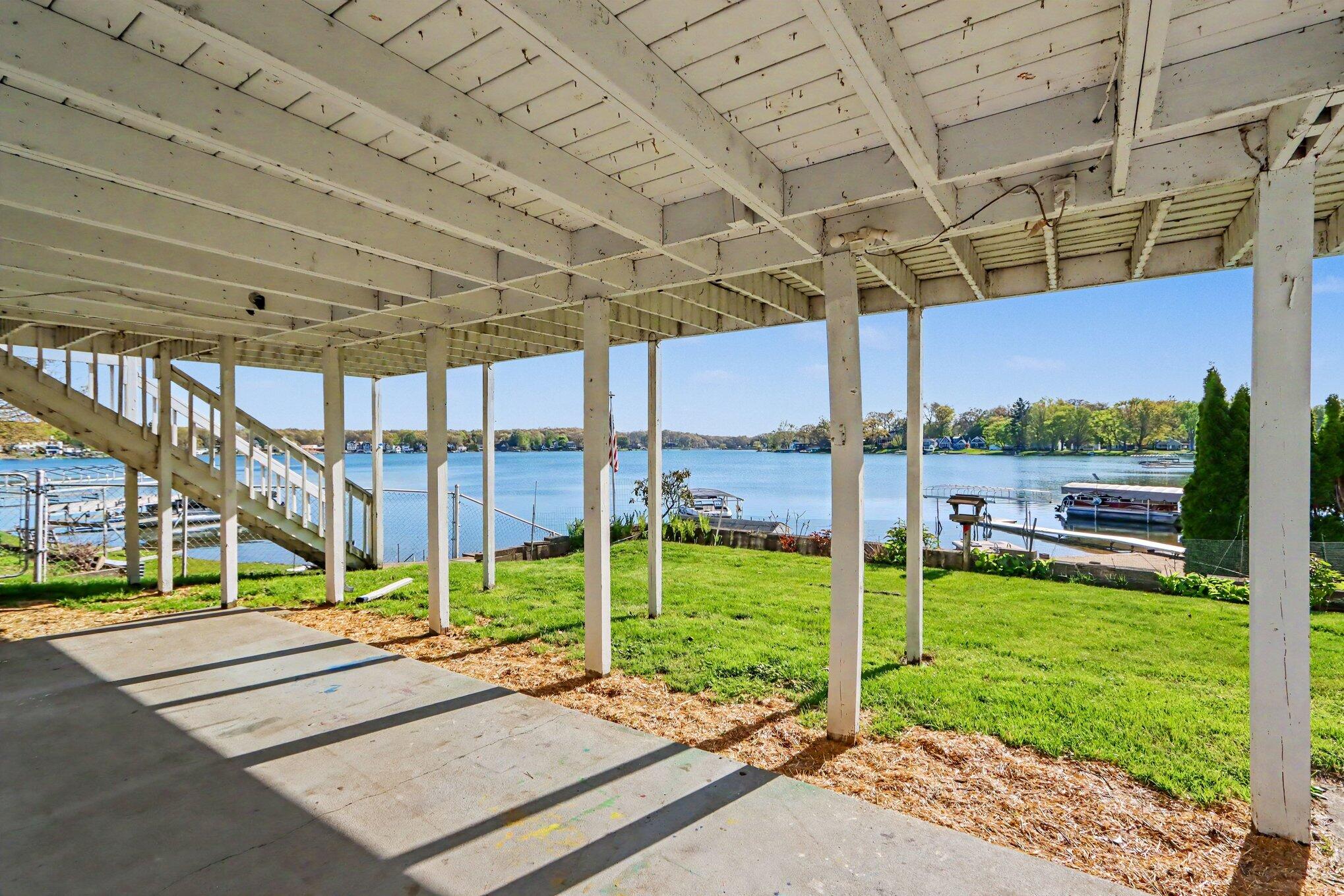 468 Crooked Lake Drive W Kalamazoo MI 49009
