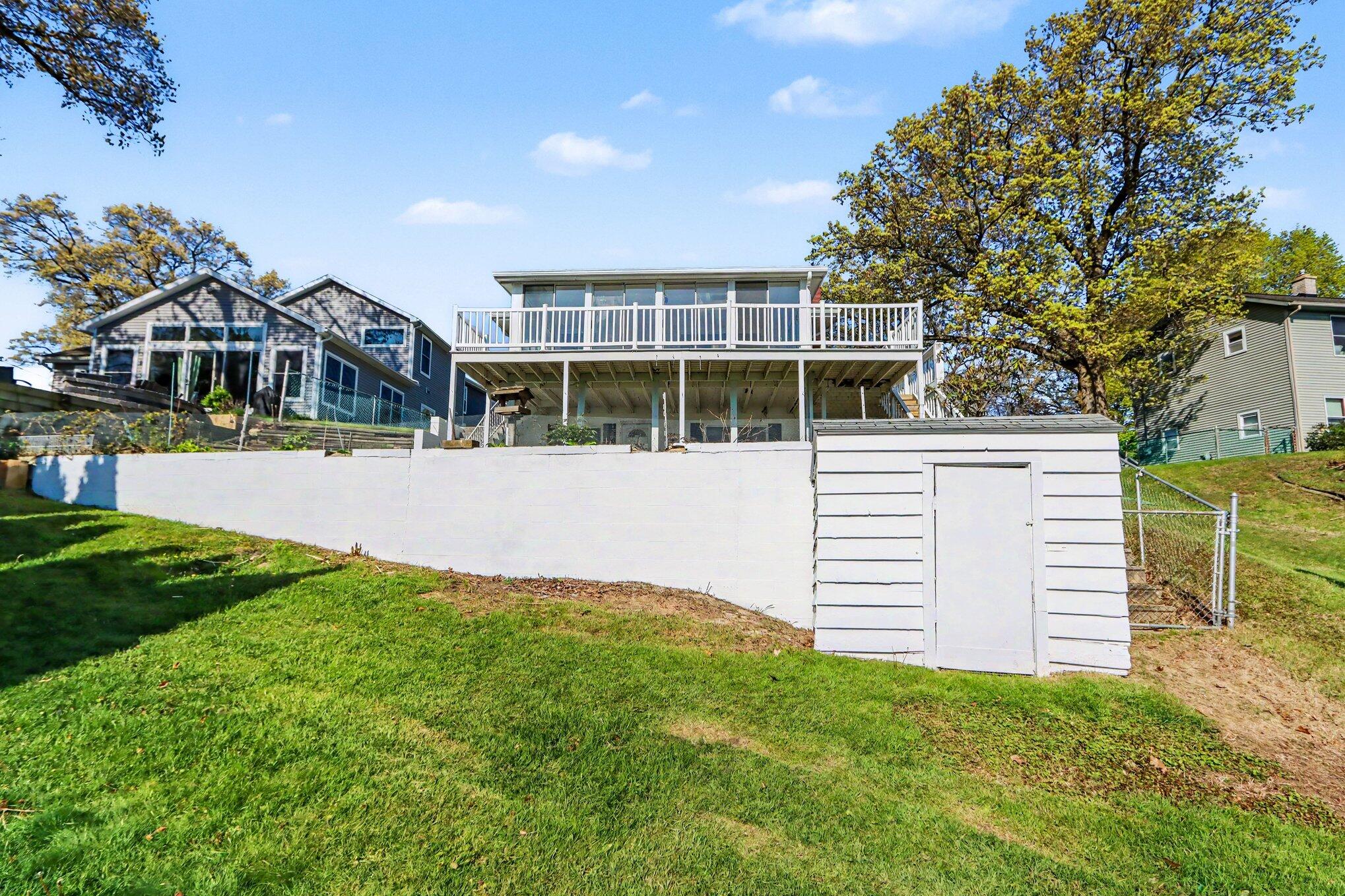 468 Crooked Lake Drive W Kalamazoo MI 49009