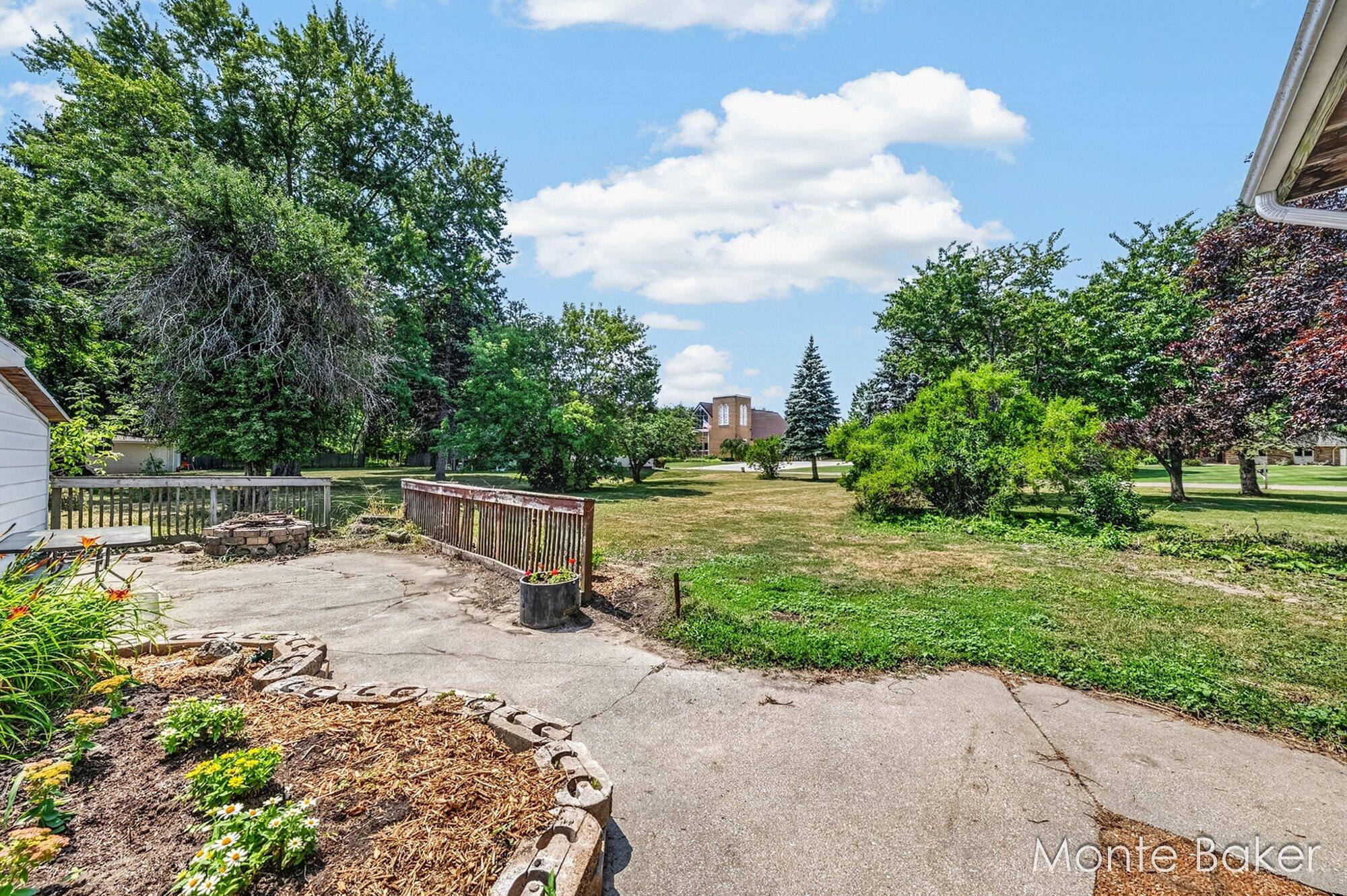 4032 Richmond Street NW Grand Rapids MI 49534