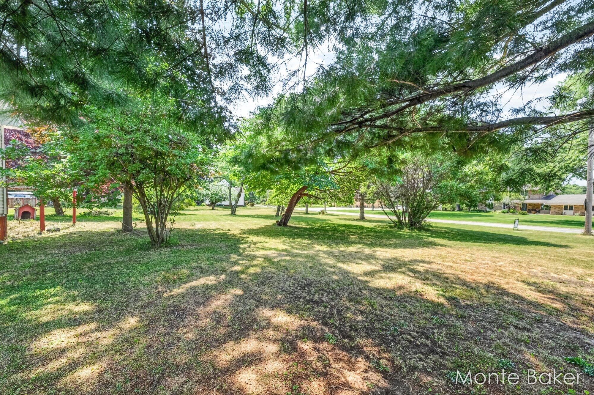 4032 Richmond Street NW Grand Rapids MI 49534