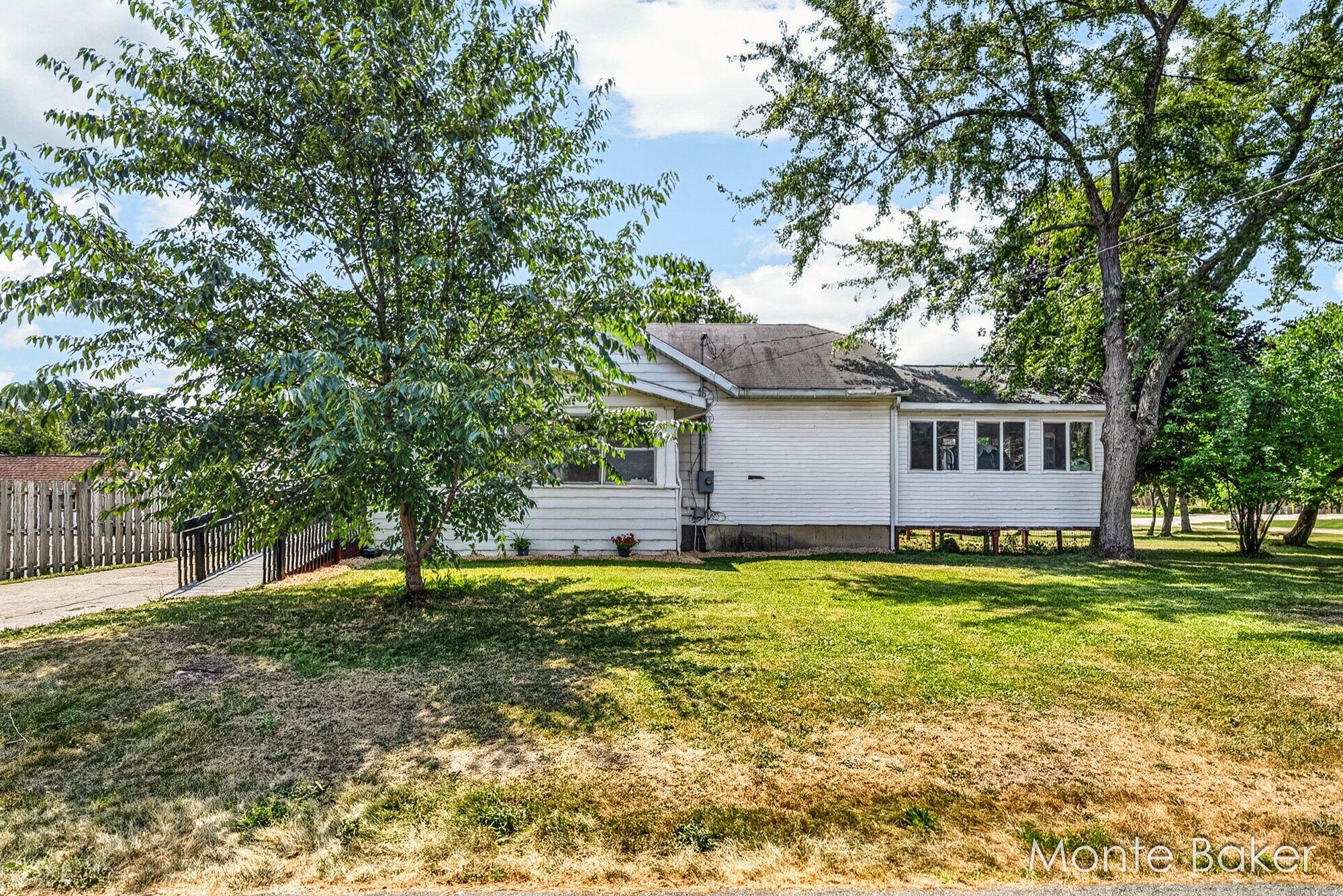 4032 Richmond Street NW Grand Rapids MI 49534