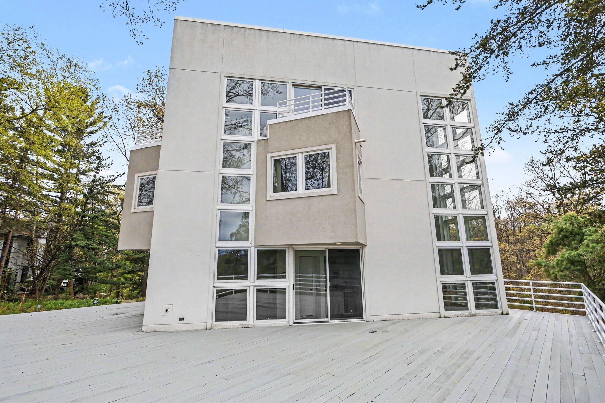 51212 Deer Park Drive New Buffalo MI 49117